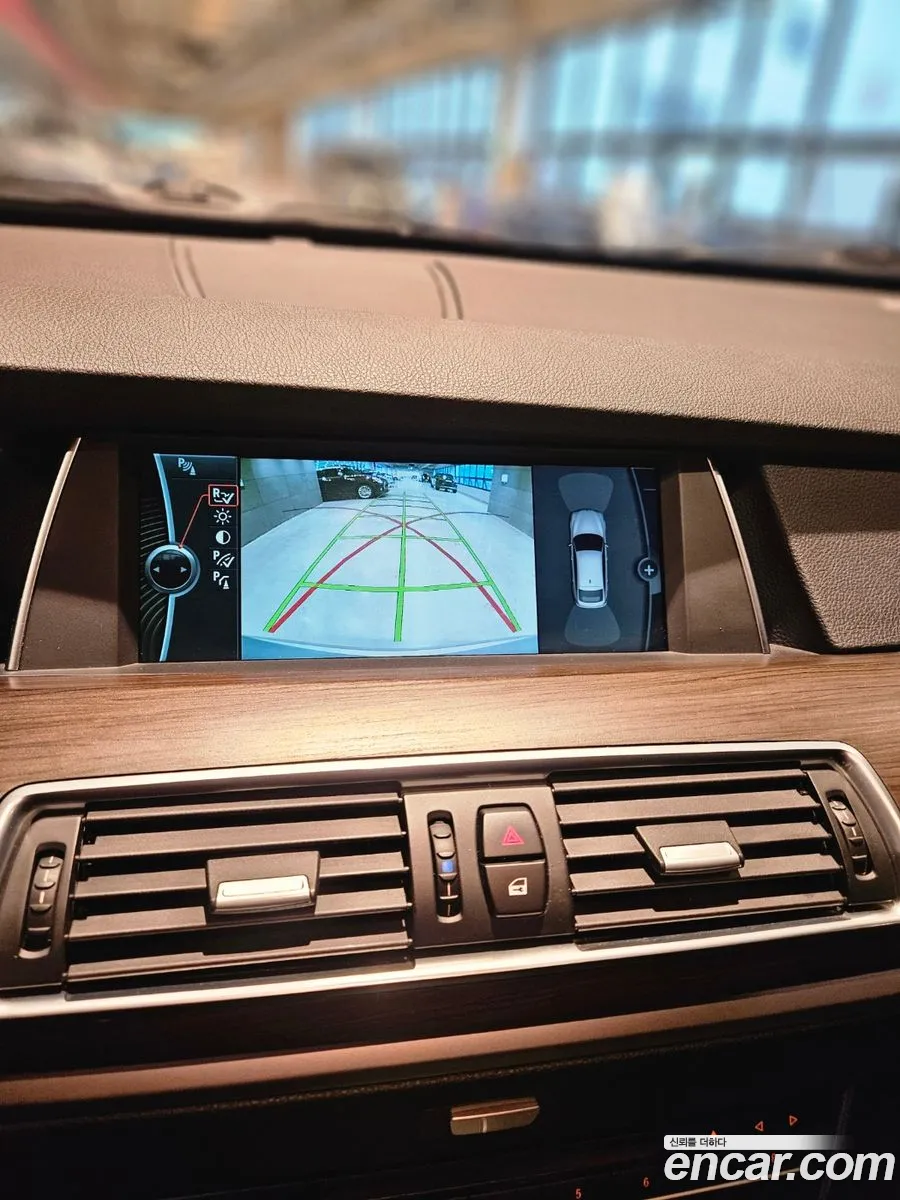 BMW 5 Series GT 2011 — 16