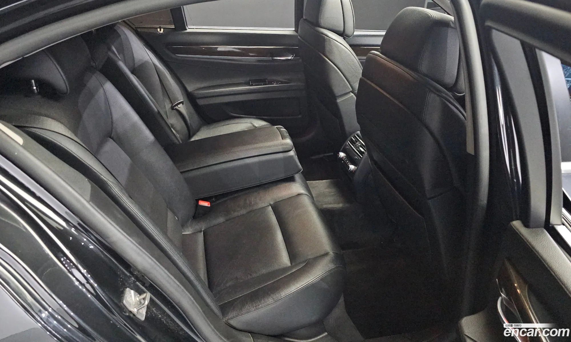 BMW 7 Series 2011 WBAKM2109BC615703 — 17