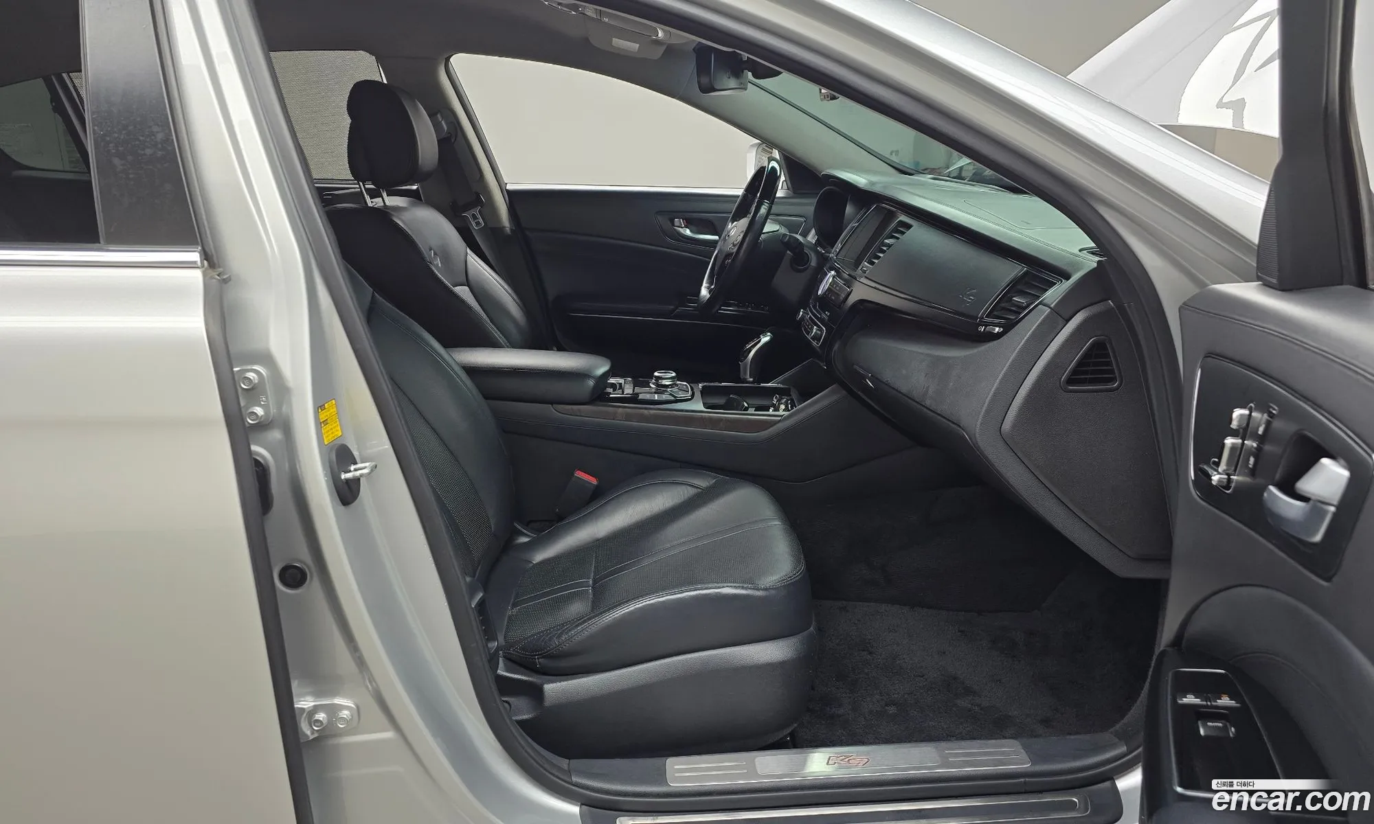 Kia K9 2013 — 9