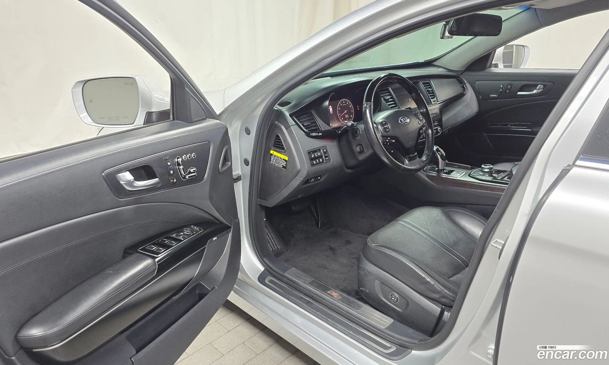 Kia K9 2013 — 16