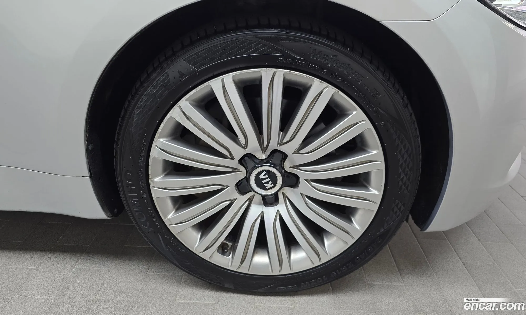 Kia K9 2013 — 20