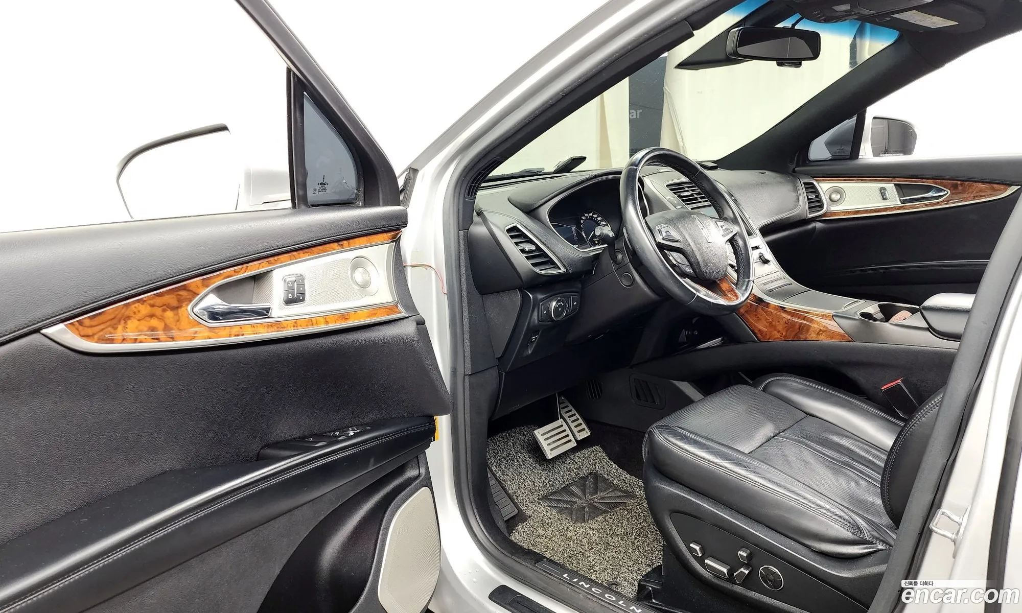 Lincoln MKX 2016 2LMPJ8LP3GBL65932 — 19