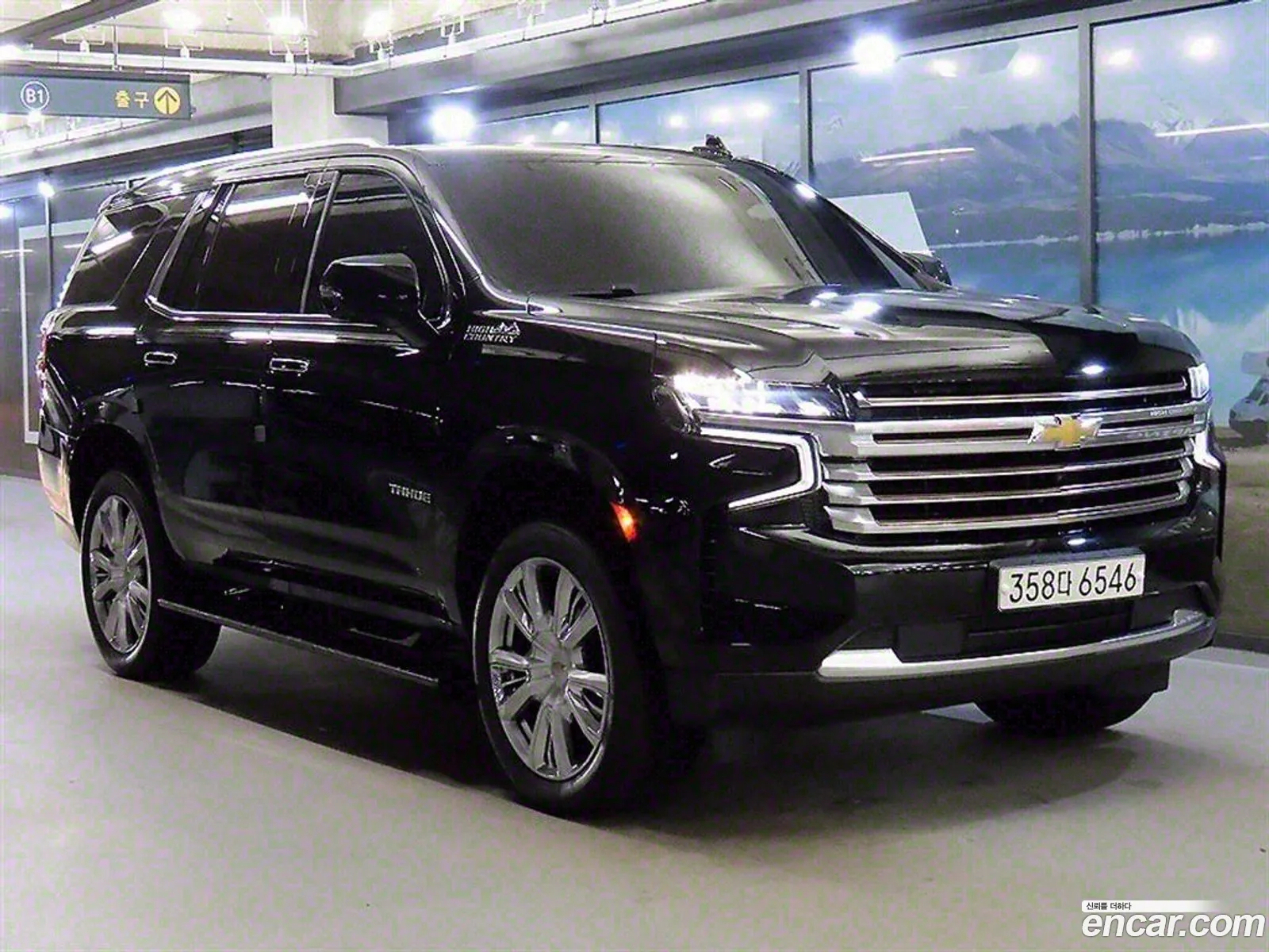Chevrolet (GM Daewoo) Tahoe 2022 — 17