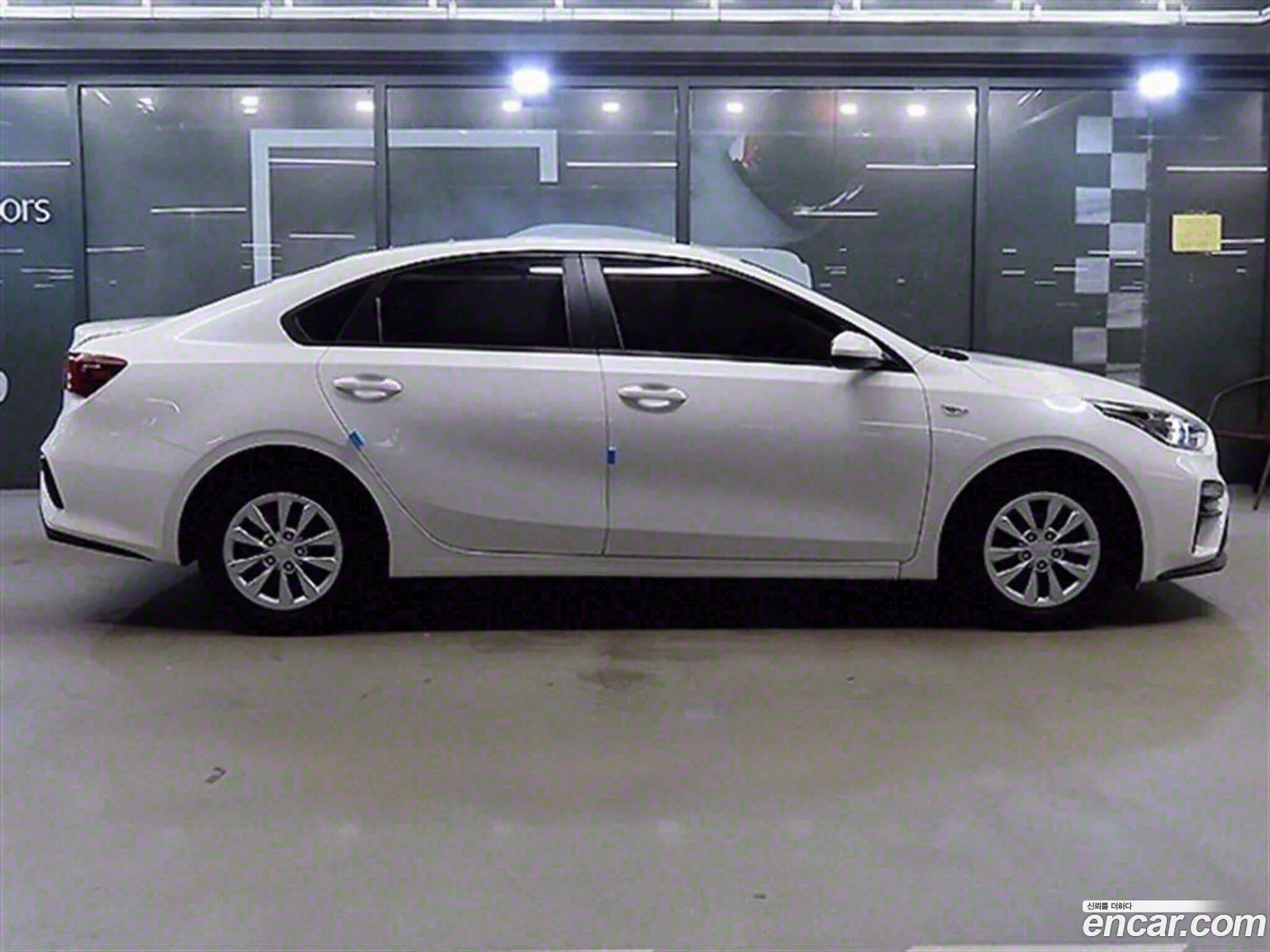 Kia K3 2018 — 18