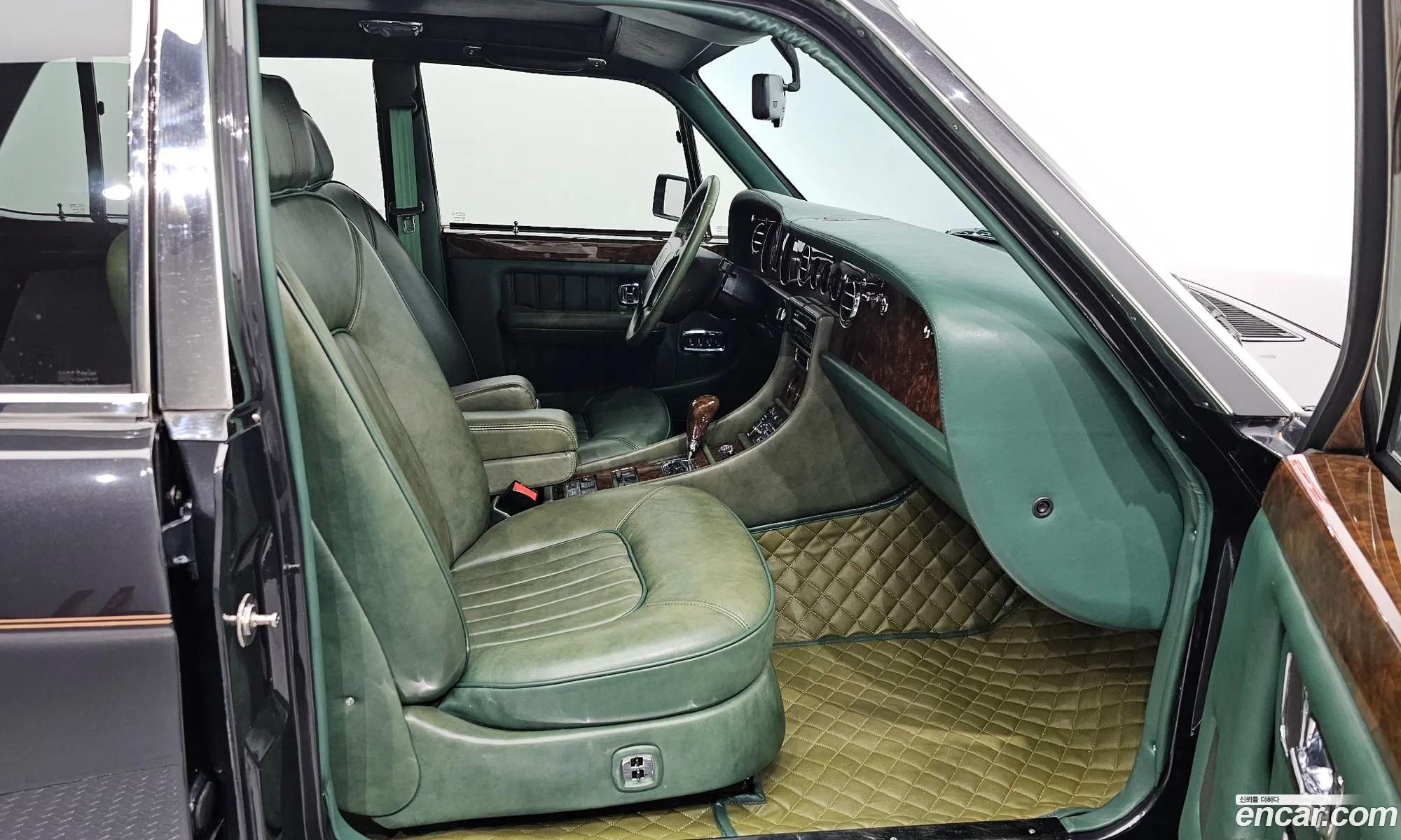 Bentley Brooklands 1993 SCBZE02D — 2