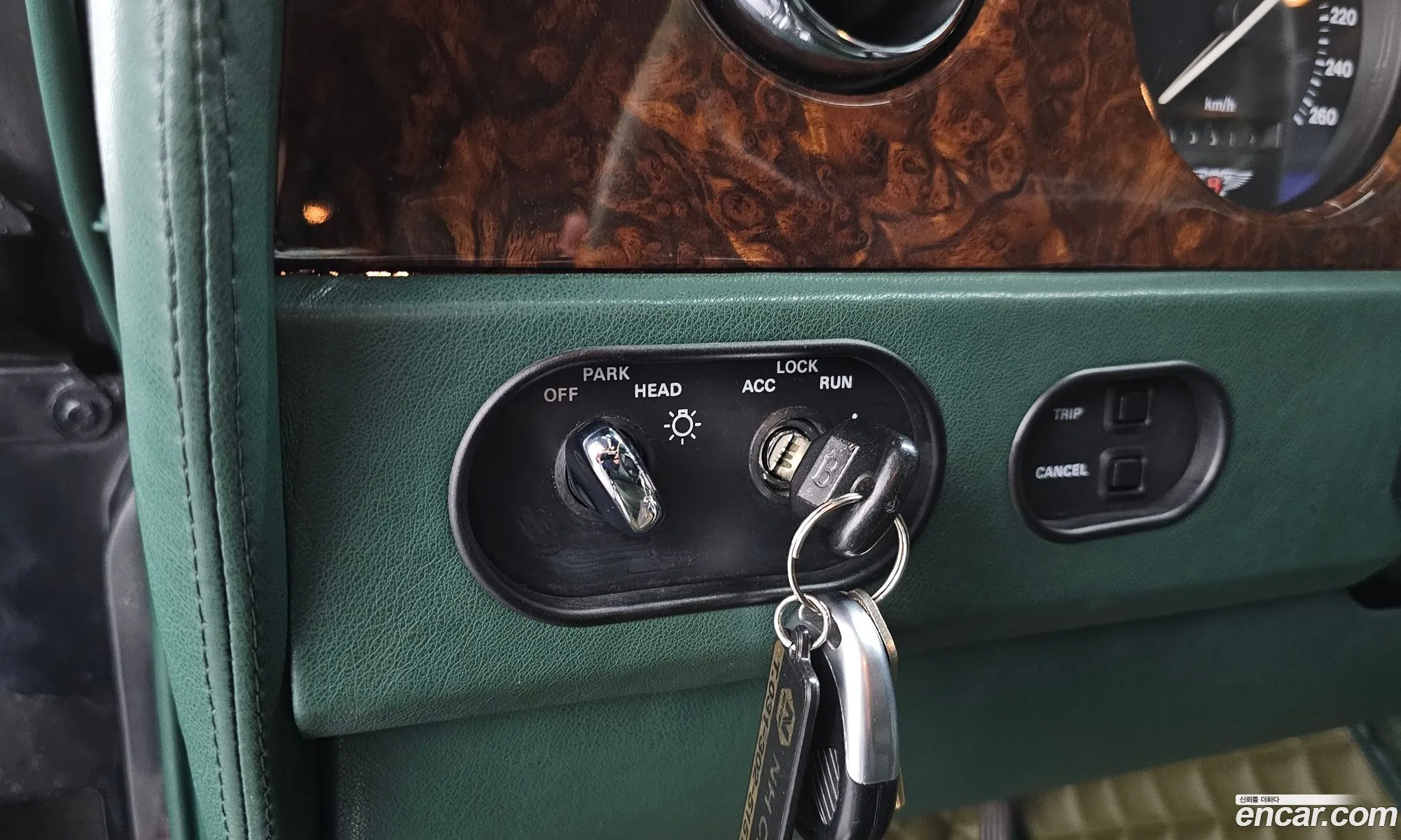 Bentley Brooklands 1993 SCBZE02D — 13