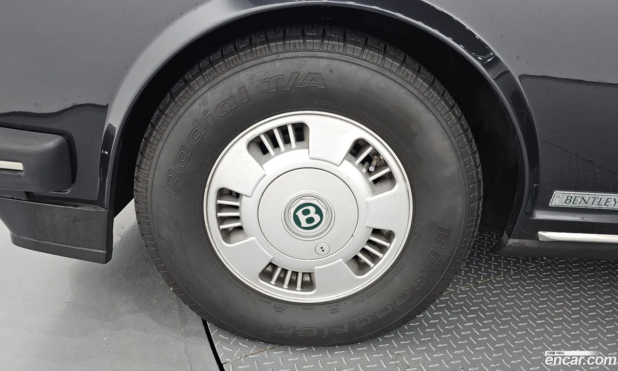Bentley Brooklands 1993 SCBZE02D — 6