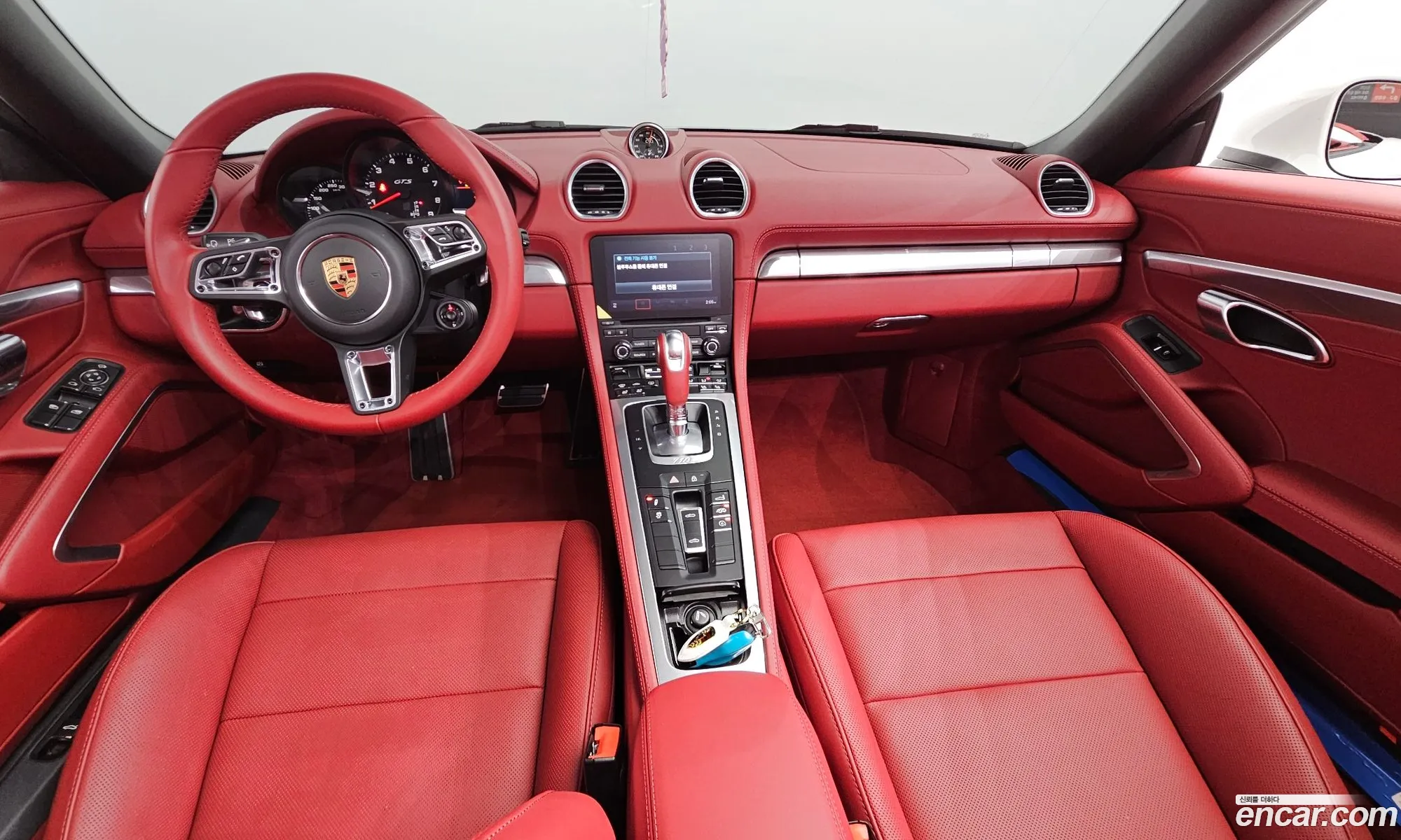 Porsche 718 Boxster 2023 WP0CD298111111111 — 10