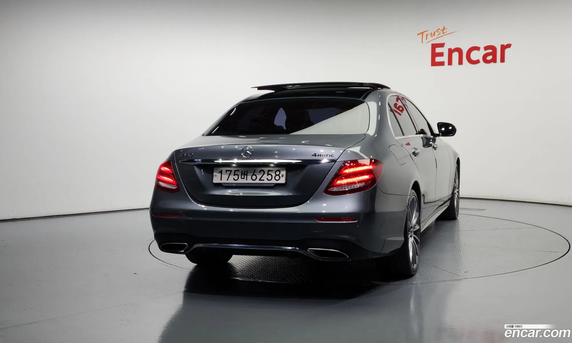 Mercedes-Benz E-Class W213 2019 WDDZF8GB4KA567049 — 9