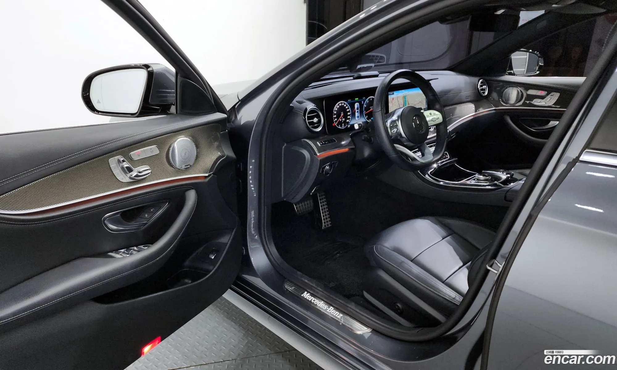 Mercedes-Benz E-Class W213 2019 WDDZF8GB4KA567049 — 10