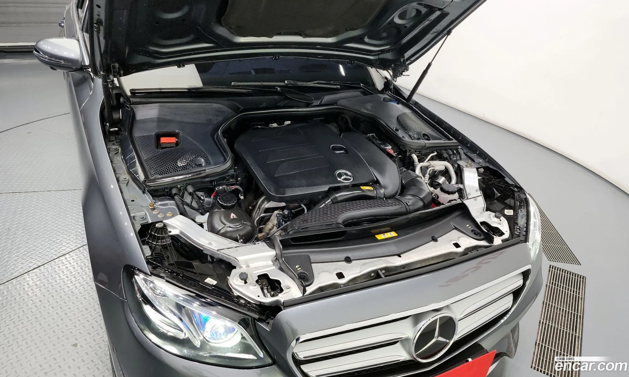 Mercedes-Benz E-Class W213 2019 WDDZF8GB4KA567049 — 4