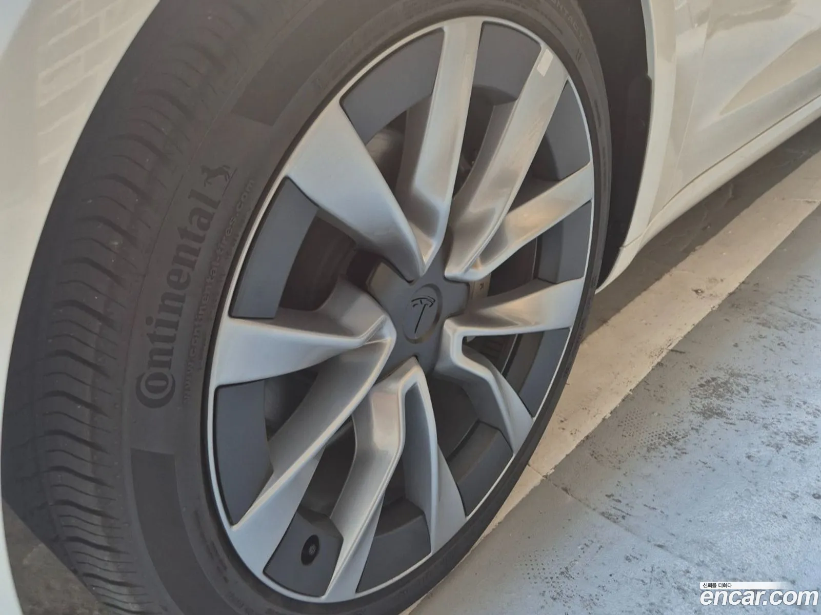 Tesla Model 3 2024 — 6