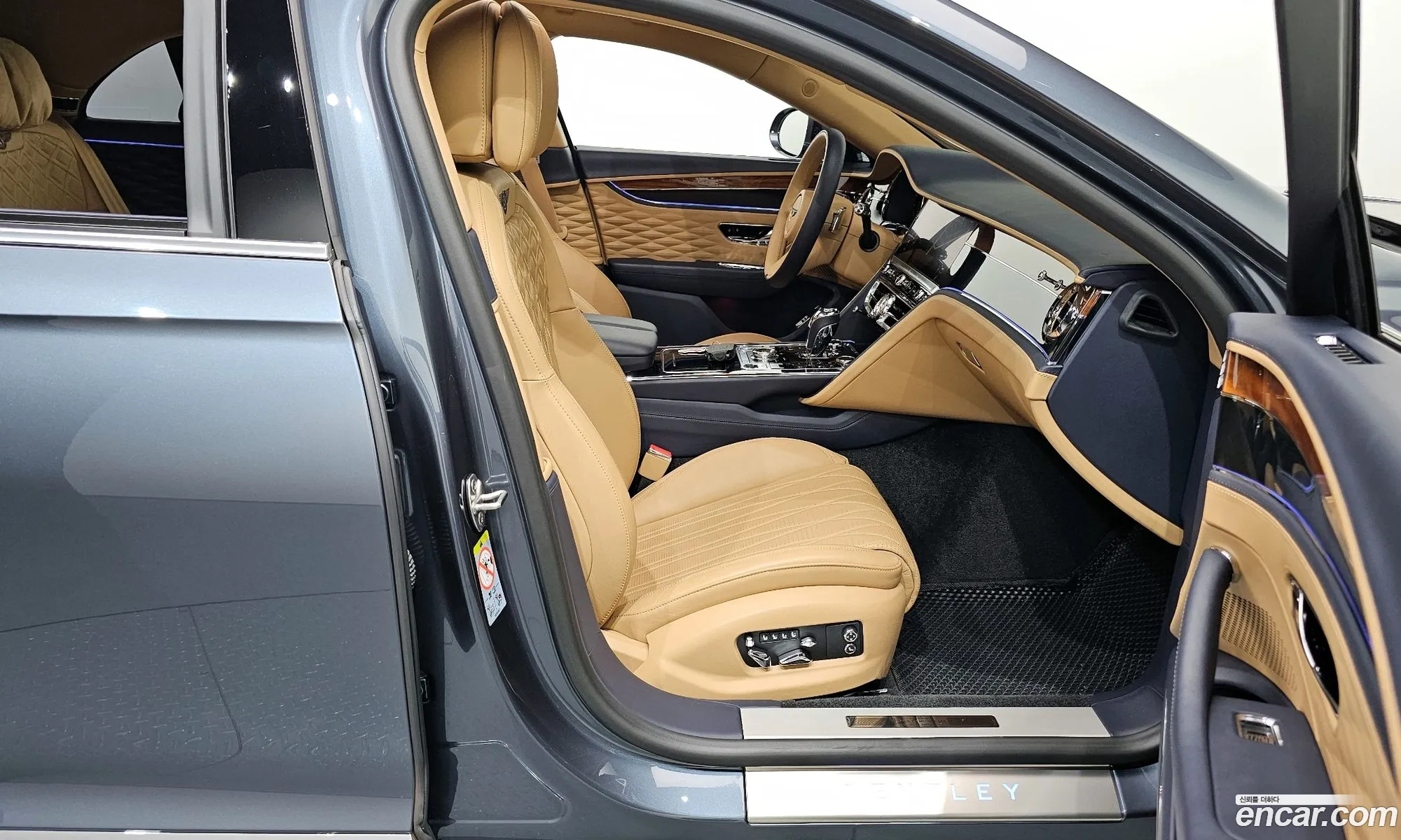 Bentley Flying Spur 2021 11111111111111111 — 8