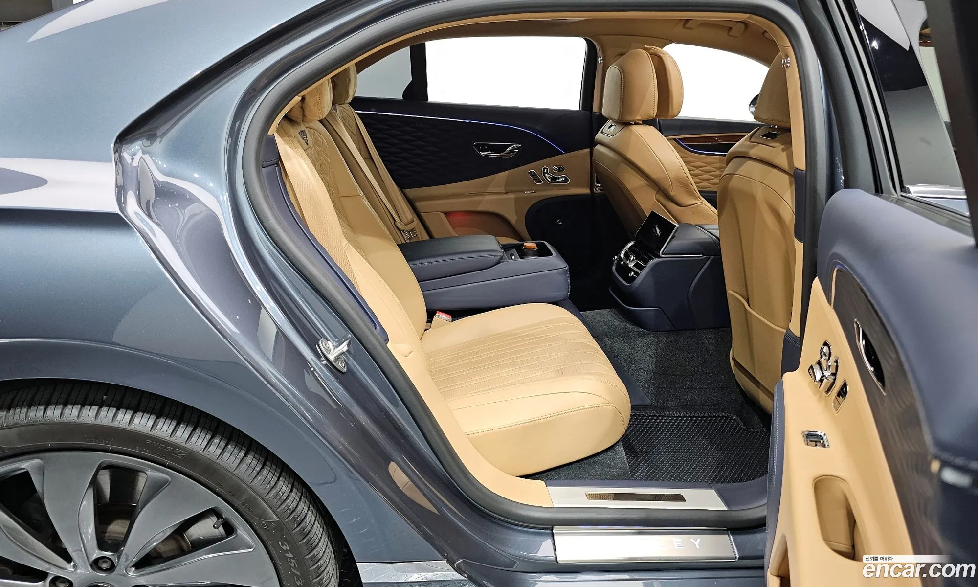 Bentley Flying Spur 2021 11111111111111111 — 14