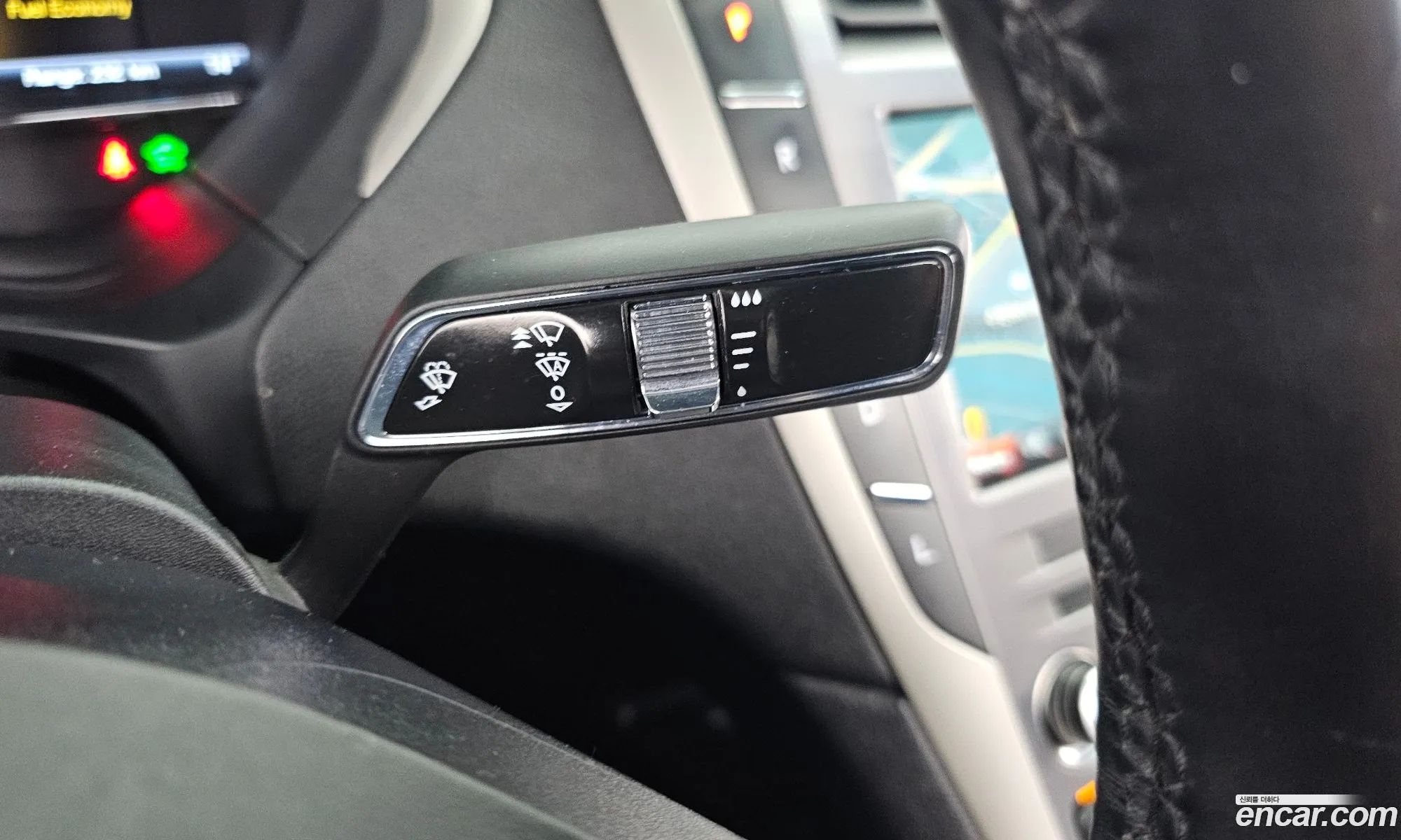 Lincoln MKZ 2017 3LN6L5MU9HR621773 — 12