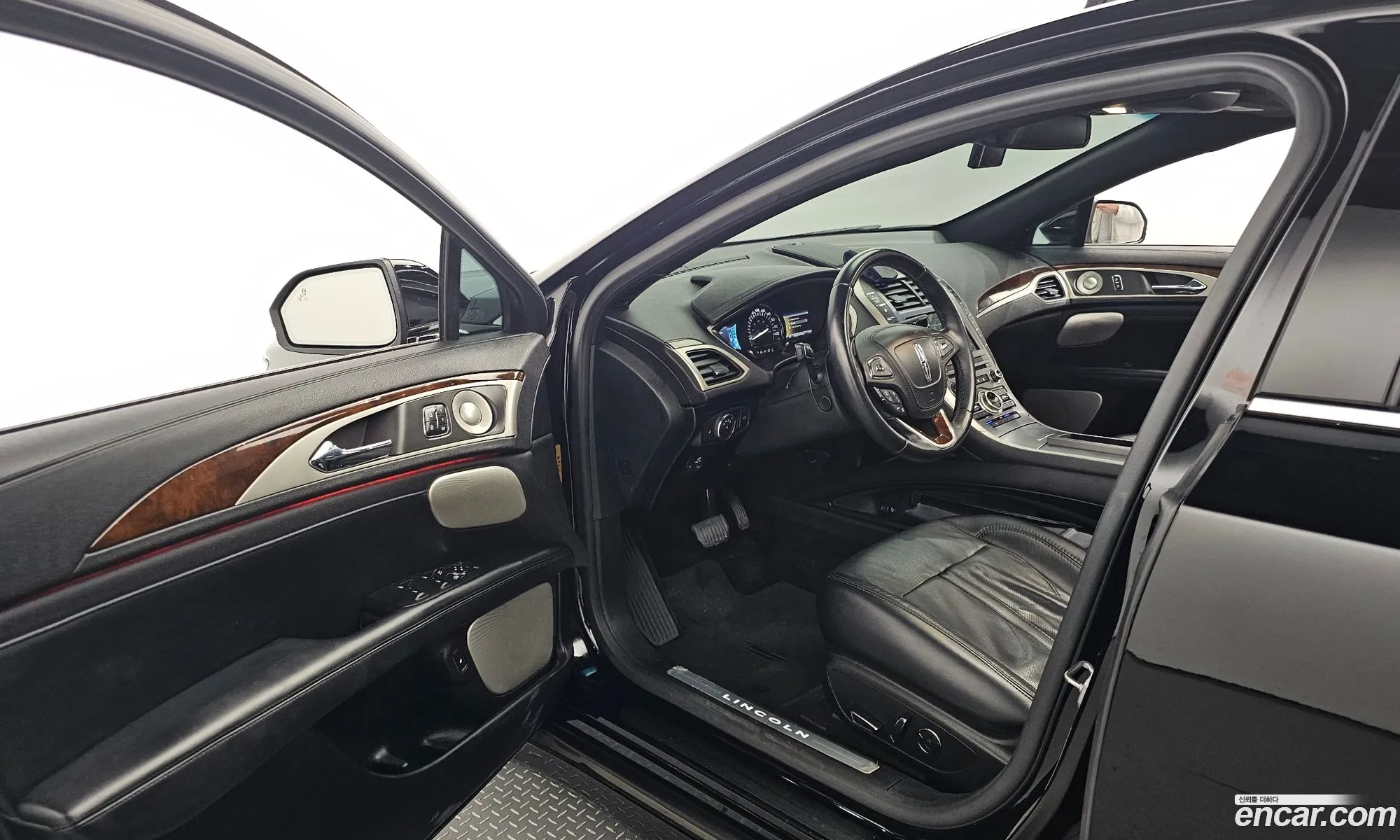 Lincoln MKZ 2017 3LN6L5MU9HR621773 — 15