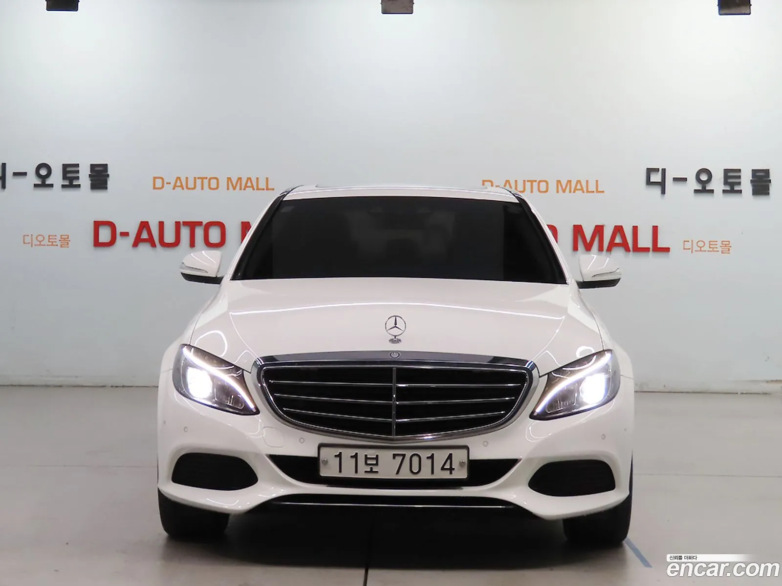 Mercedes-Benz C-Class W205 2015 — 13
