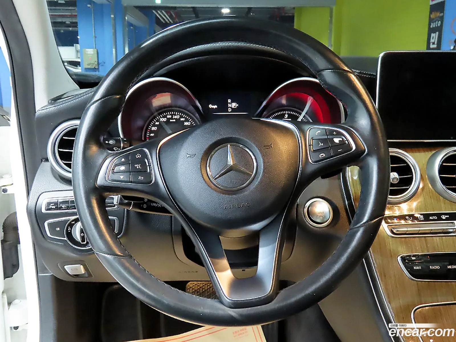 Mercedes-Benz C-Class W205 2015 — 10