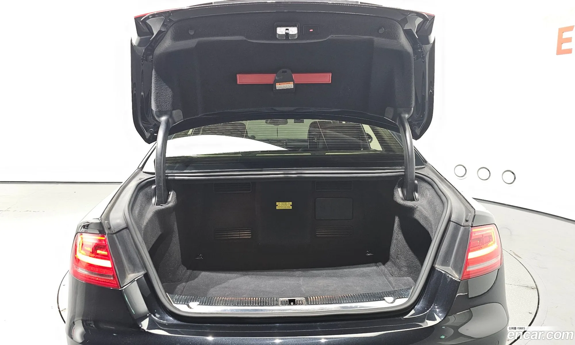 Audi A8 2011 WAUZZZ4H9CN002254 — 6