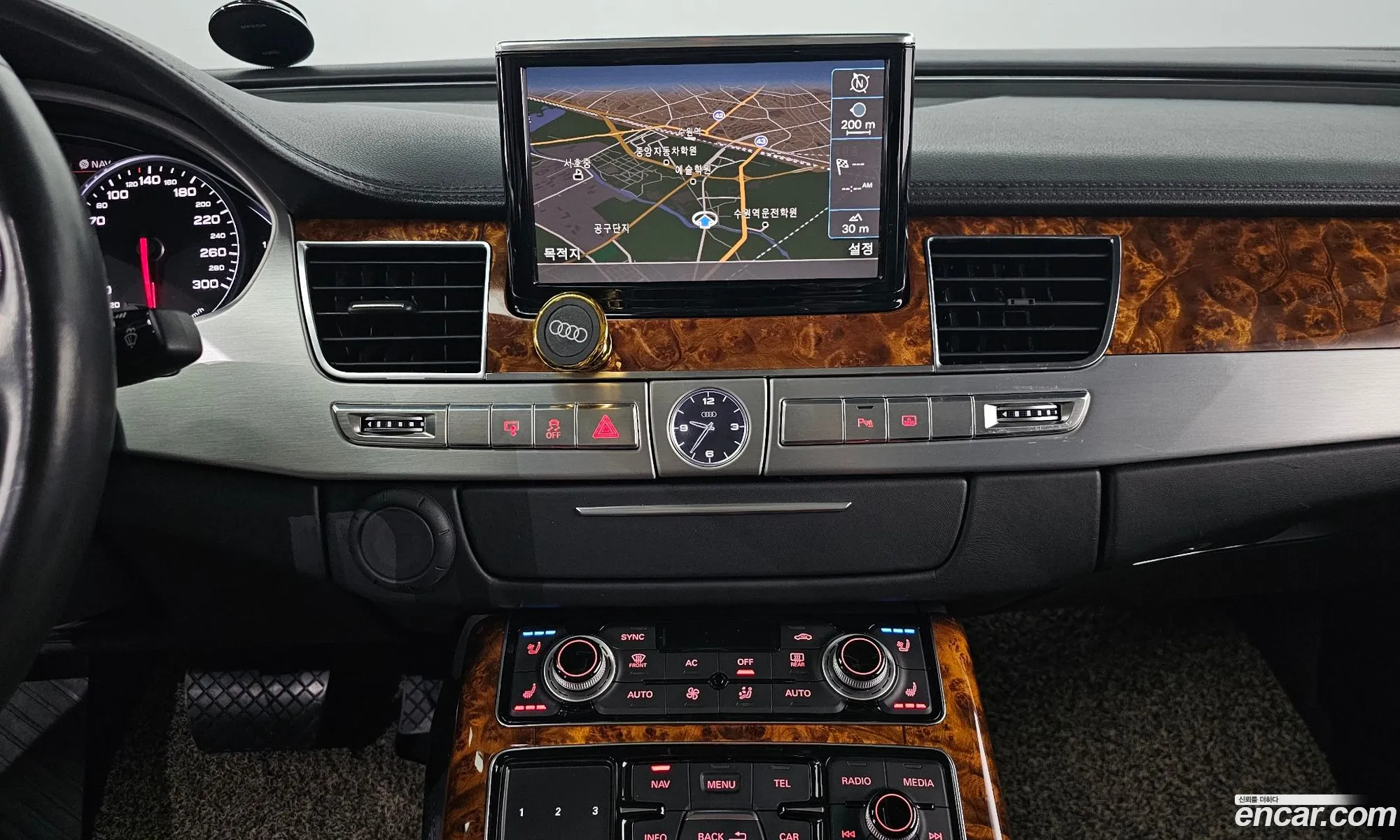 Audi A8 2011 WAUZZZ4H9CN002254 — 17