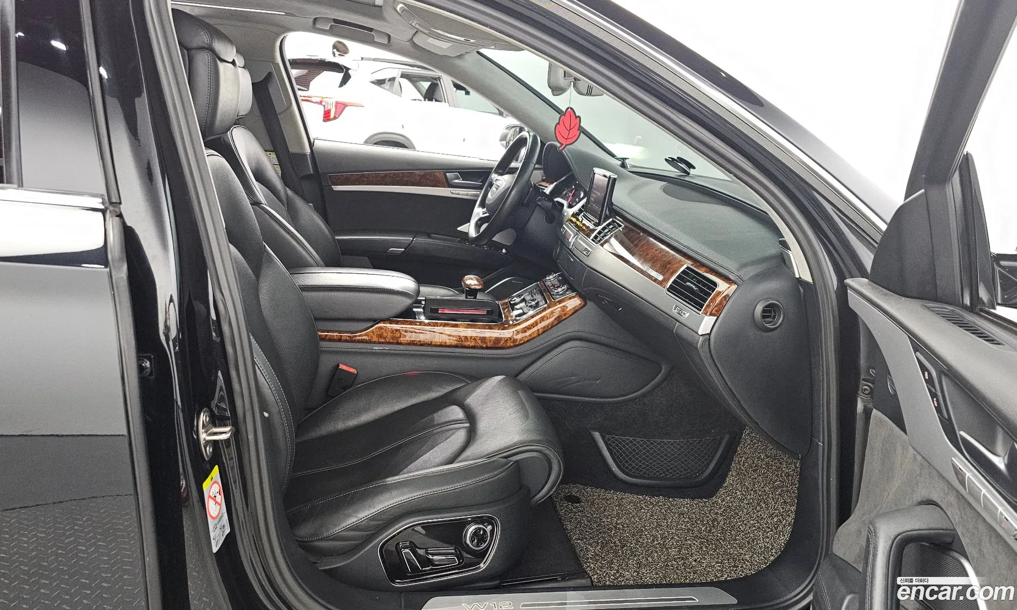Audi A8 2011 WAUZZZ4H9CN002254 — 9