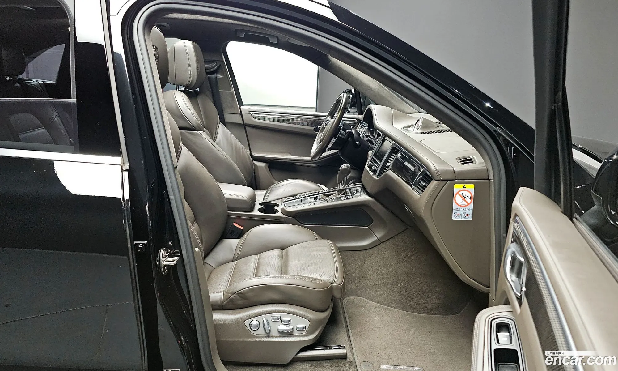 Porsche Macan 2014 WP1AF2957FLB95162 — 3