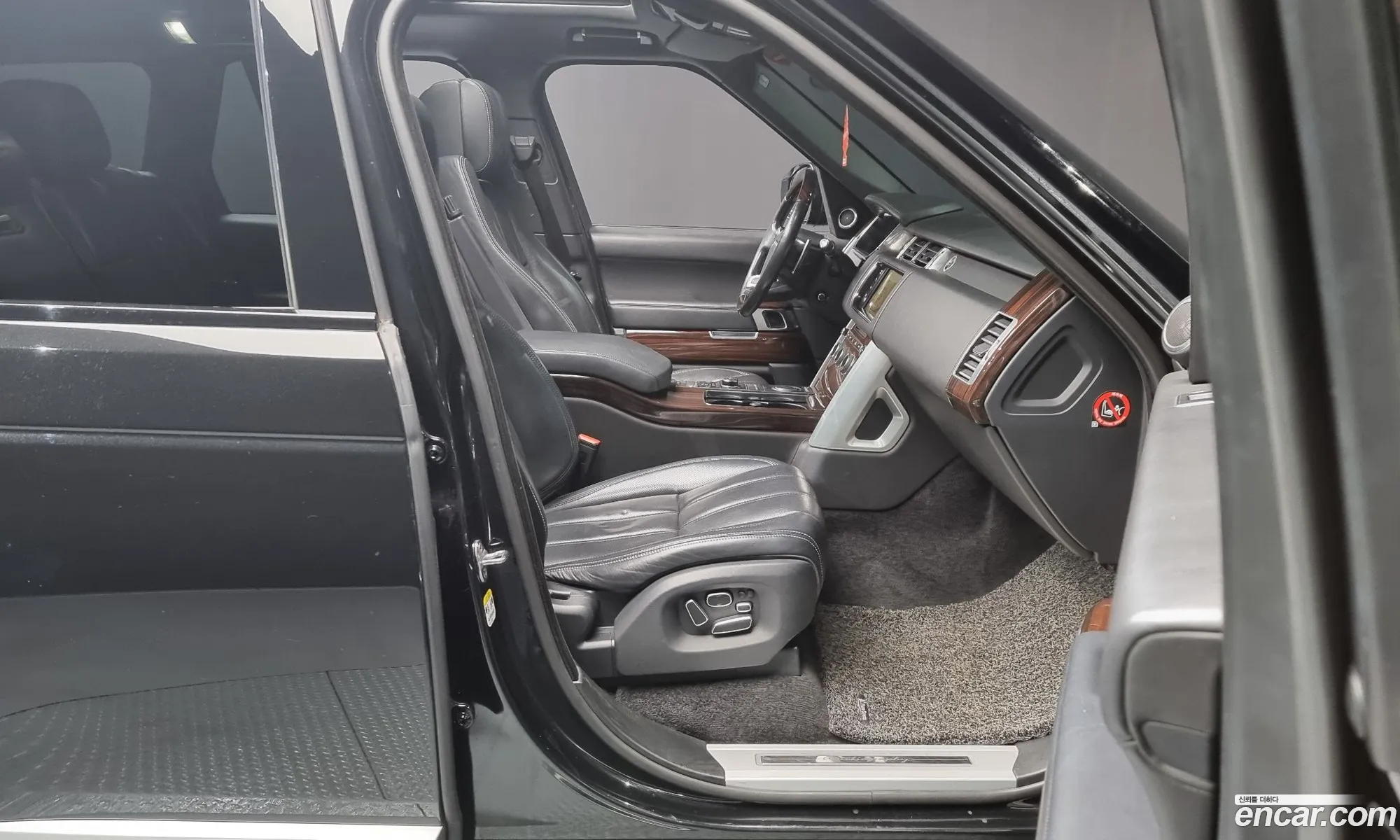 Land Rover Range Rover 2015 SALGA2JF9FA229914 — 17