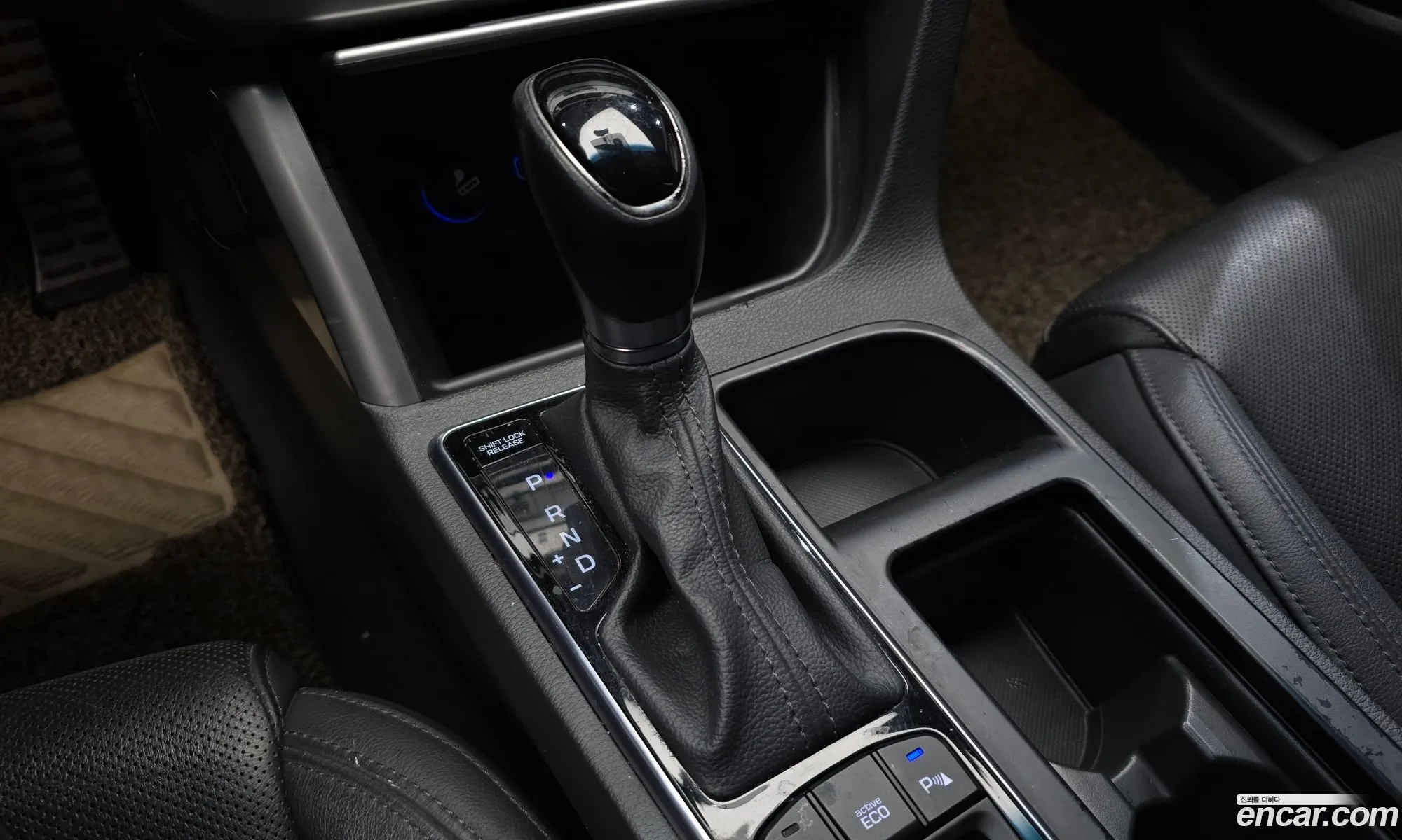 Hyundai LF Sonata 2014 — 17