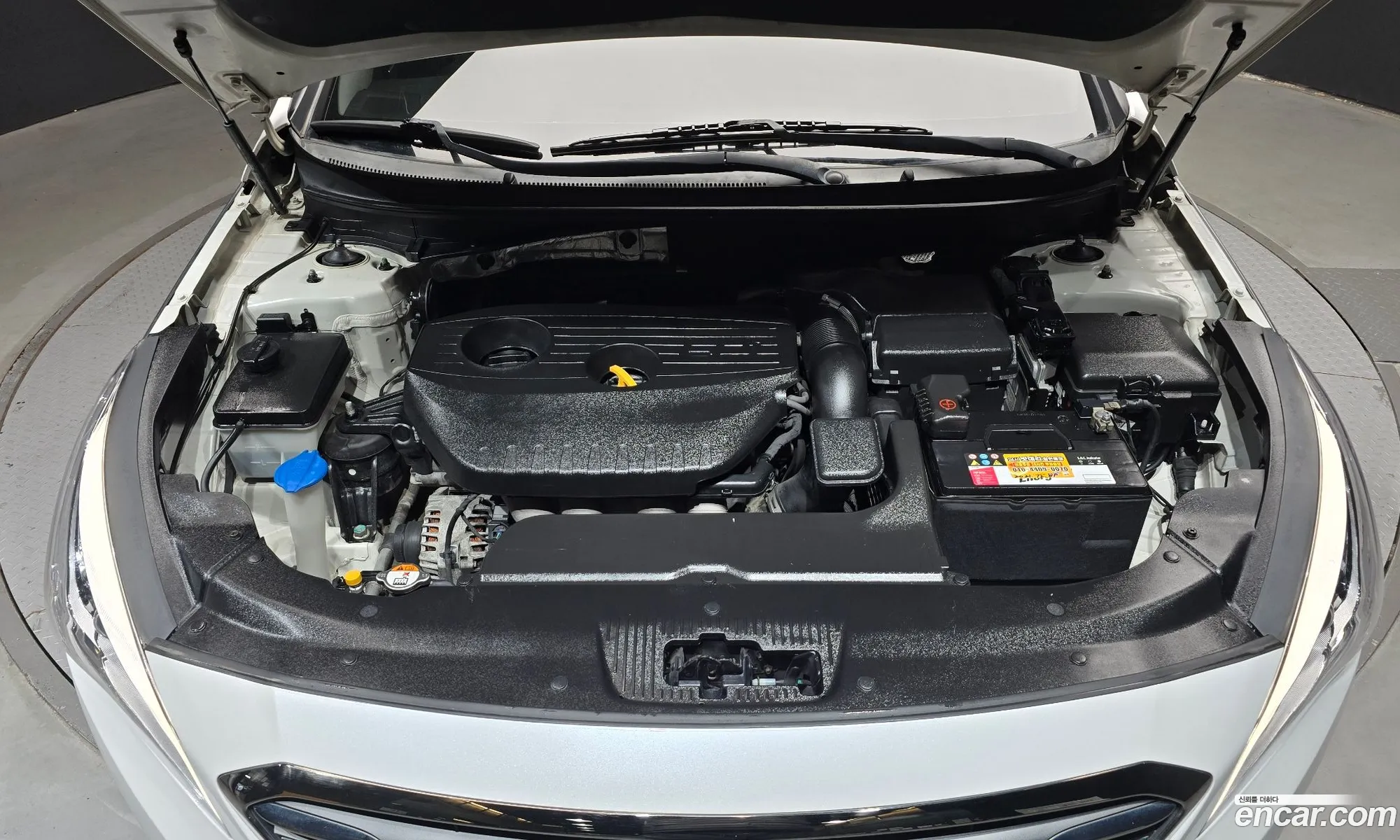 Hyundai LF Sonata 2014 — 11