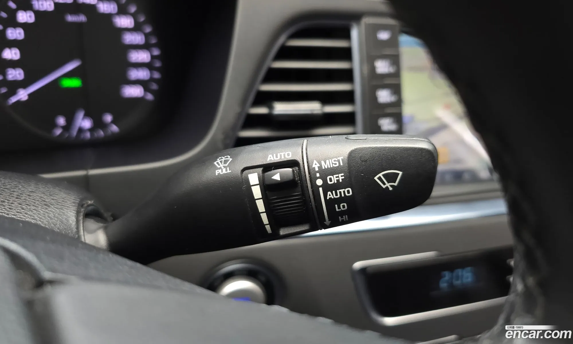 Hyundai LF Sonata 2014 — 13