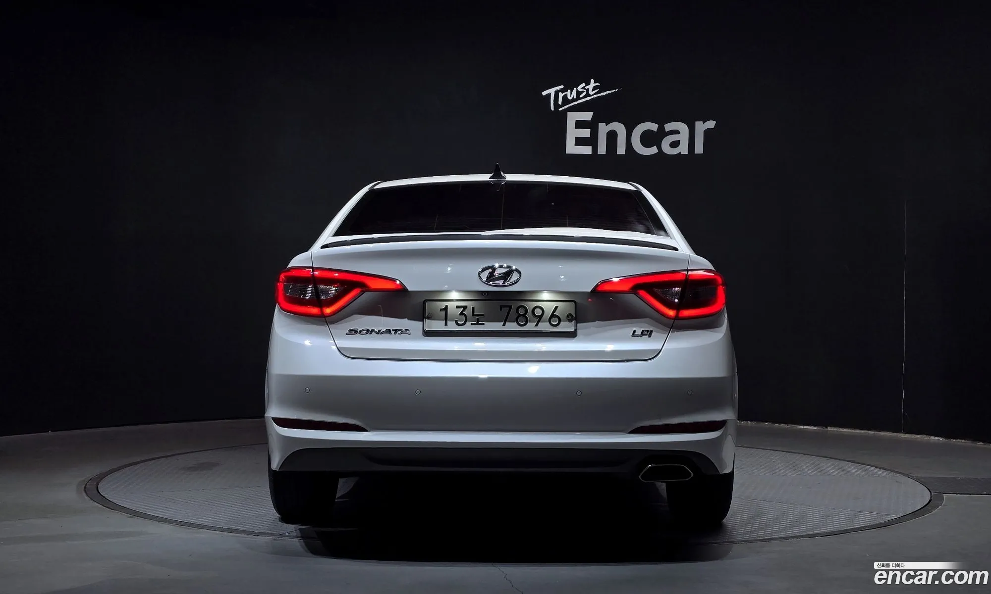 Hyundai LF Sonata 2014 — 16
