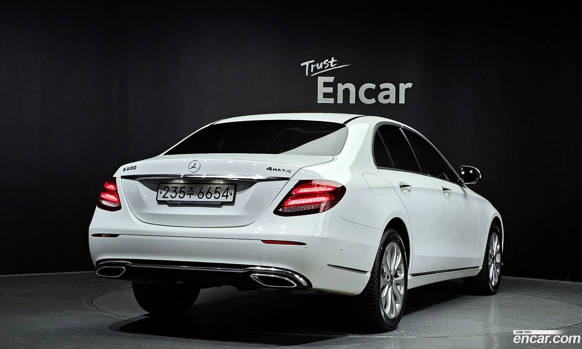 Mercedes-Benz E-Class W213 2020 W1KZF4KB2LA800346 — 17