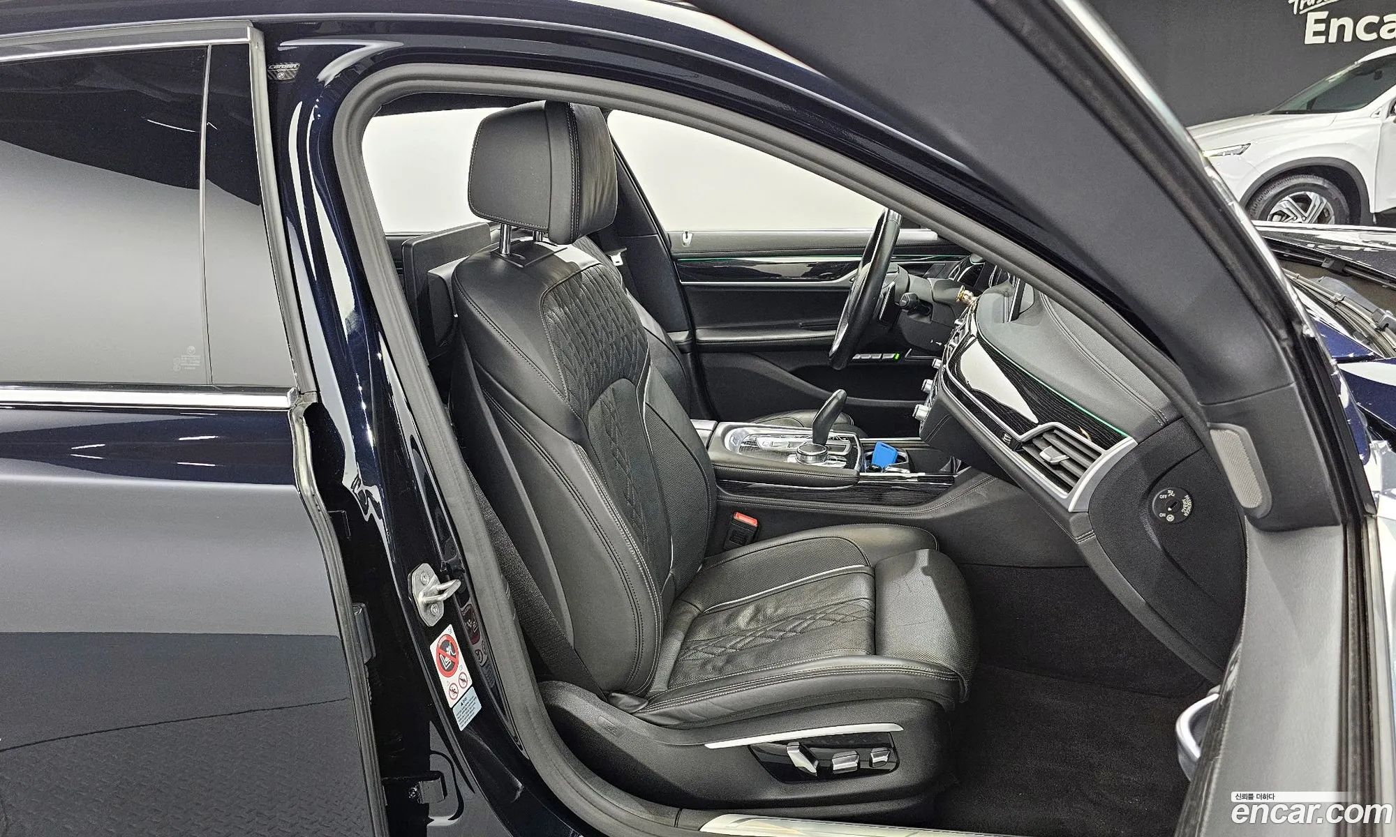 BMW 7 Series 2017 WBA7G6105HG680182 — 5