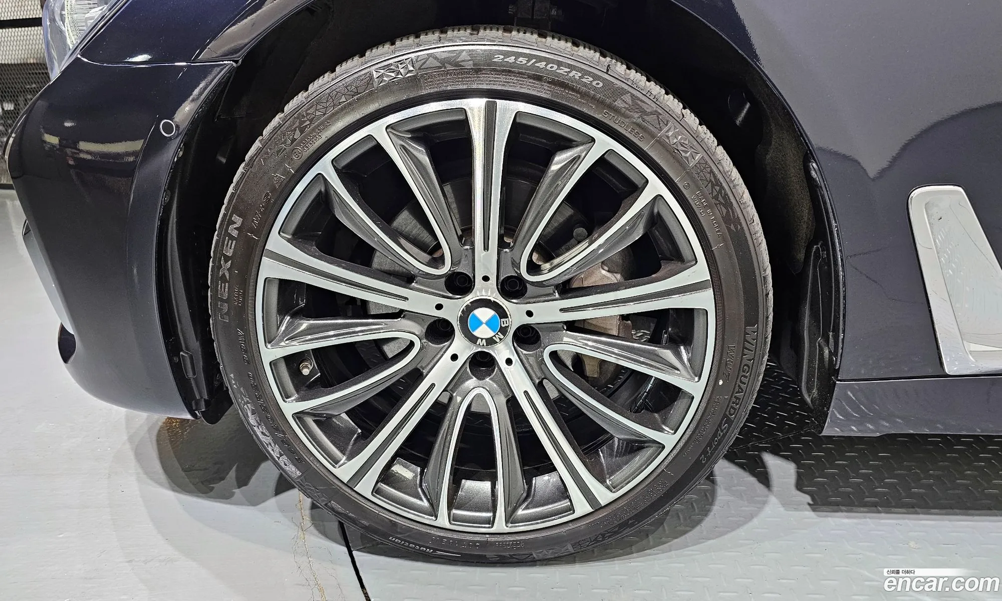 BMW 7 Series 2017 WBA7G6105HG680182 — 4