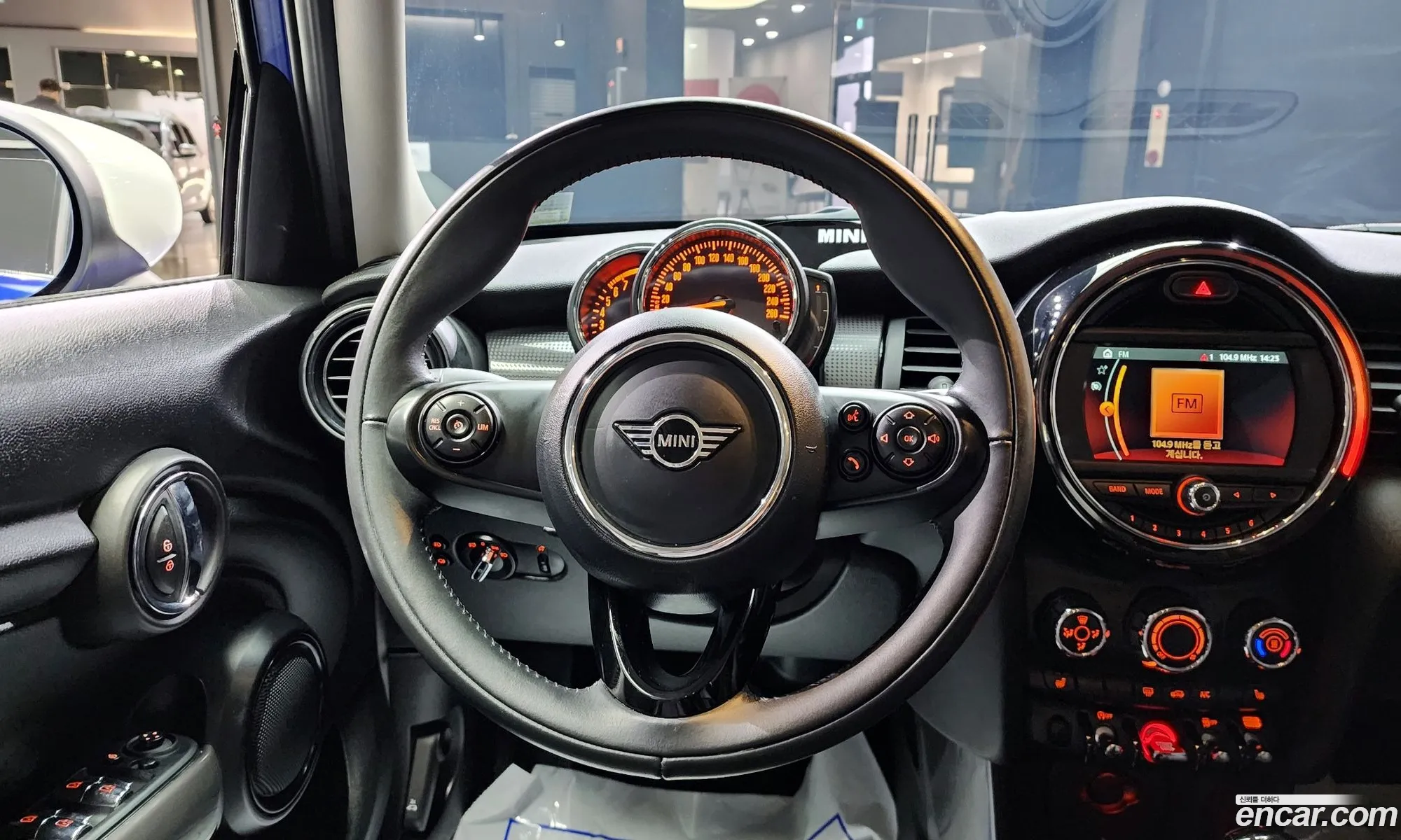 Mini Cooper 2020 — 17