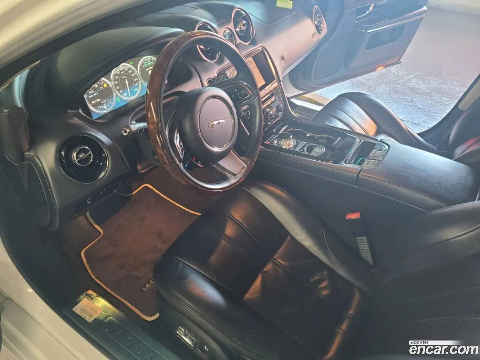 Jaguar XJ 2013 — 12