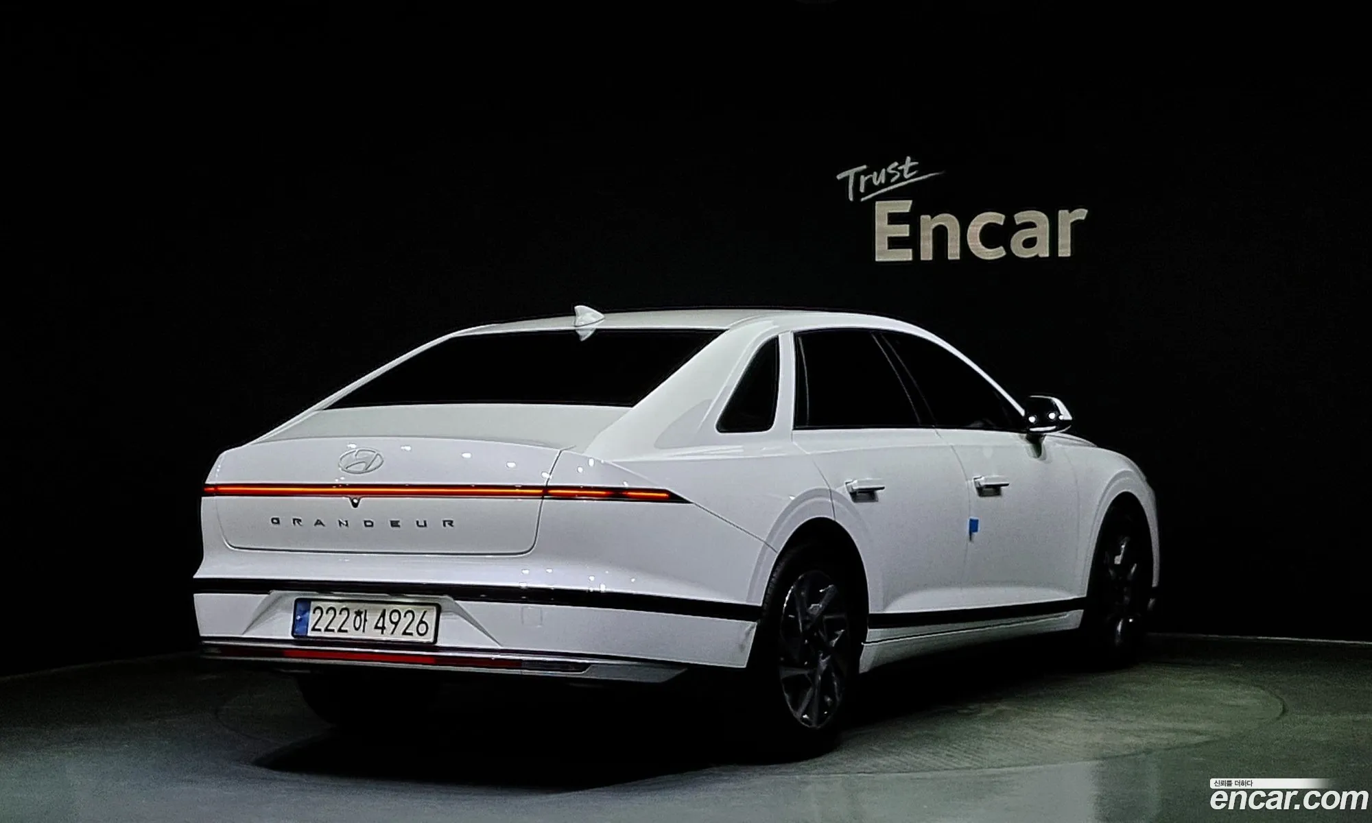 Hyundai Grandeur Hybrid 2023 — 13