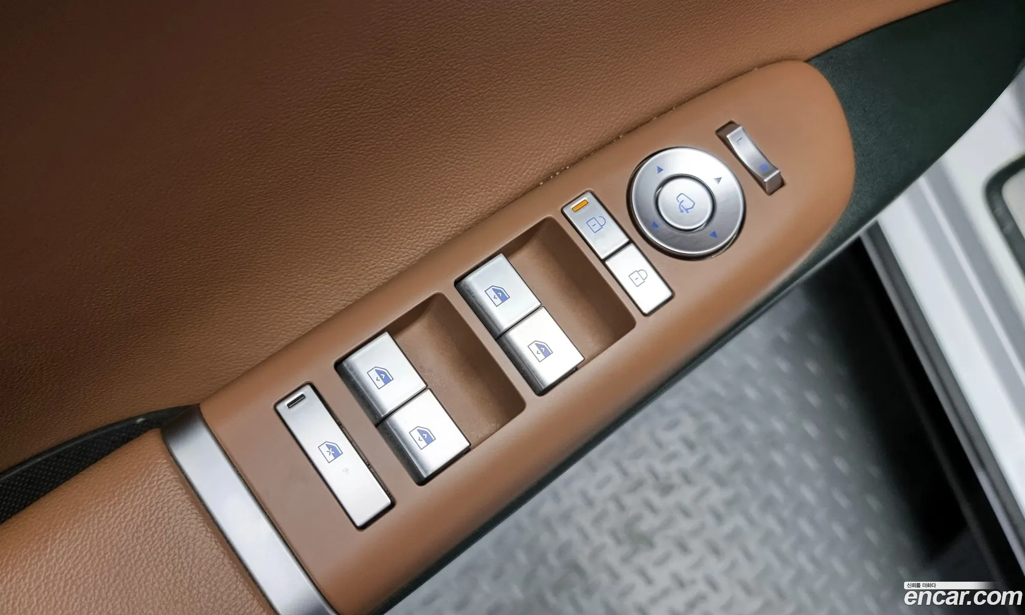 Hyundai Grandeur Hybrid 2023 — 14