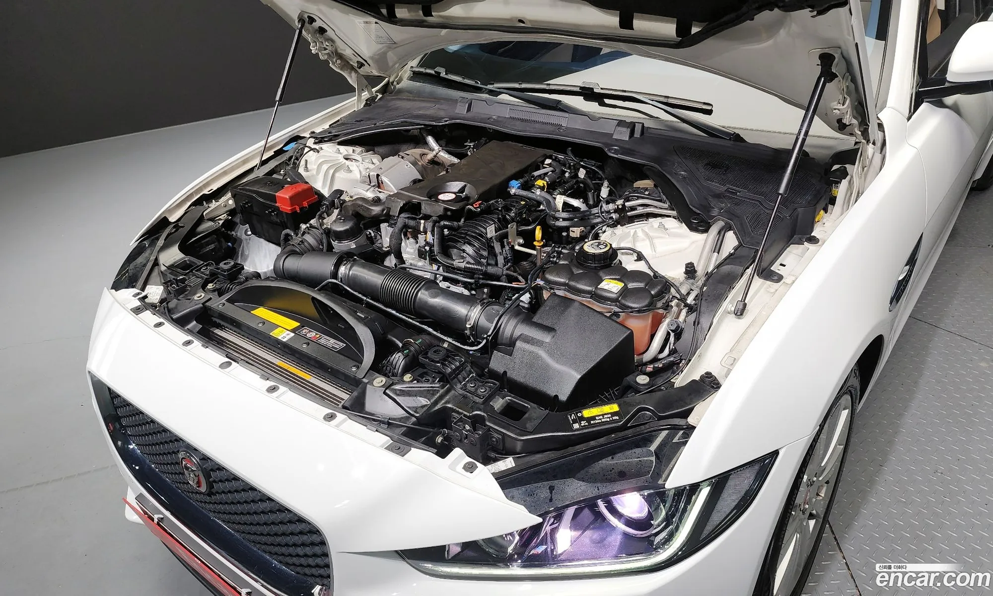 Jaguar XE 2016 SAJAB4BN2GA929157 — 11