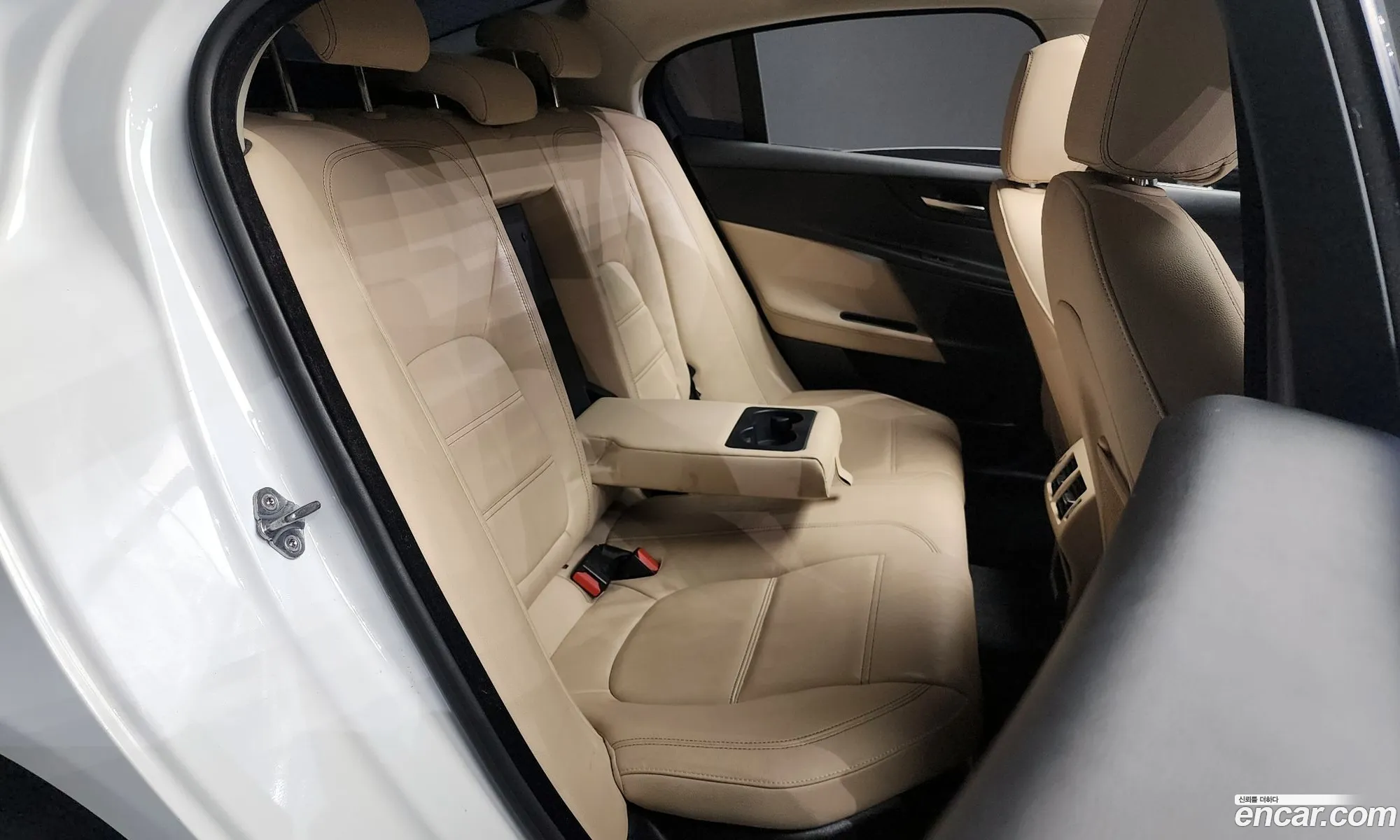 Jaguar XE 2016 SAJAB4BN2GA929157 — 13