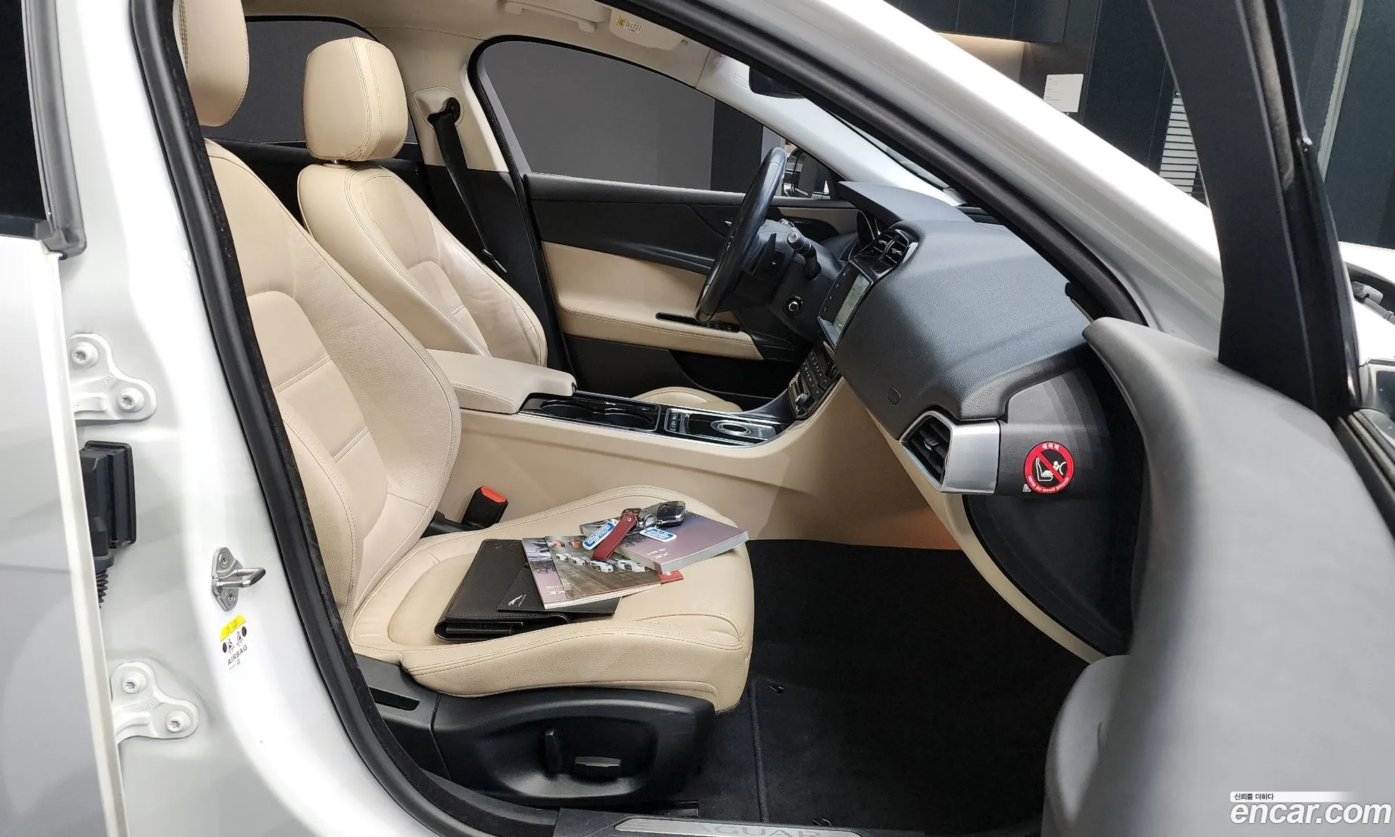 Jaguar XE 2016 SAJAB4BN2GA929157 — 2