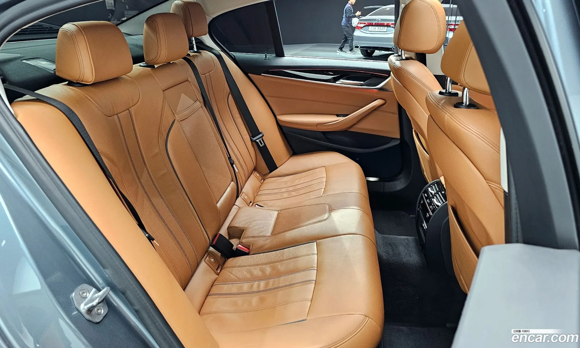 BMW 5 Series 2018 WBAJC3106JWB80269 — 12
