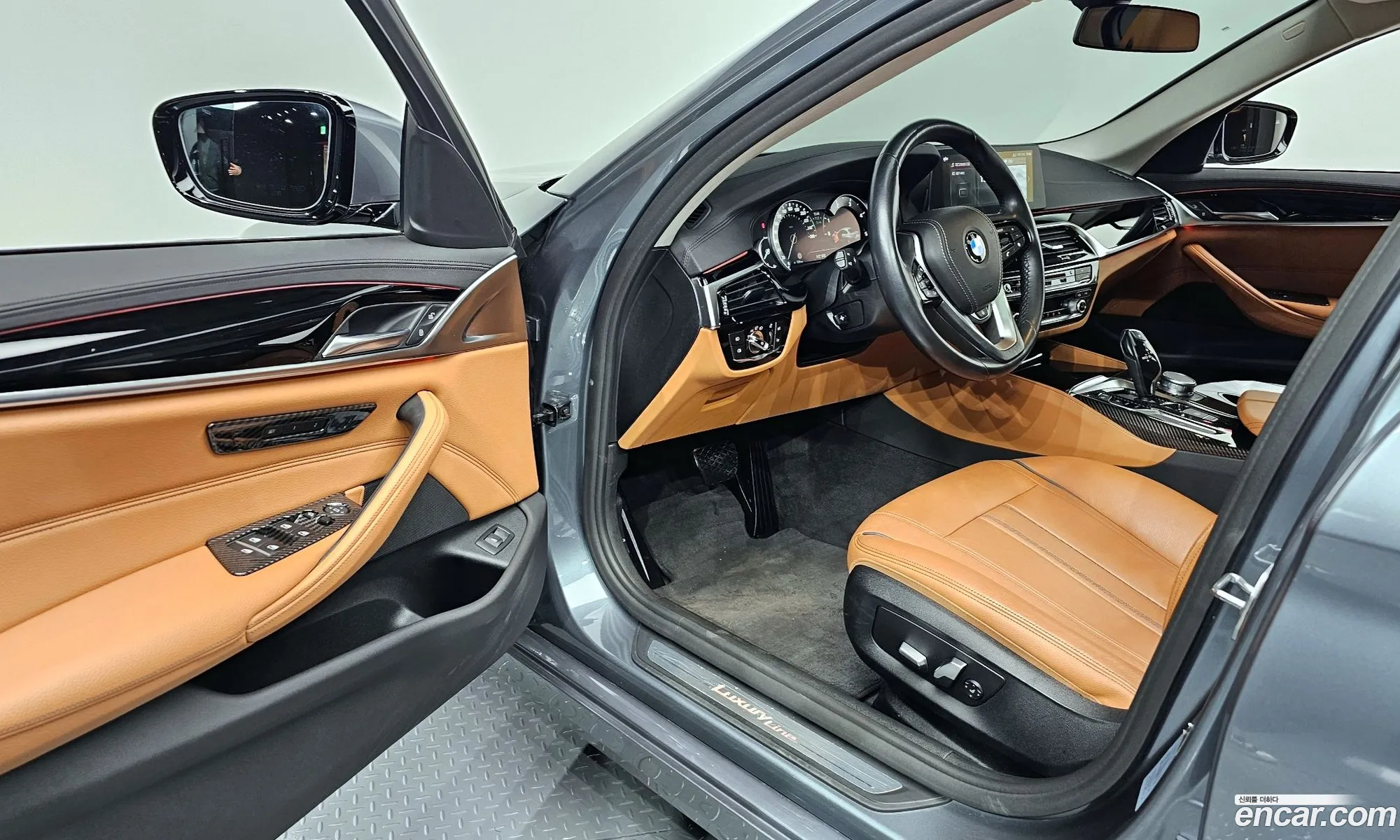 BMW 5 Series 2018 WBAJC3106JWB80269 — 19