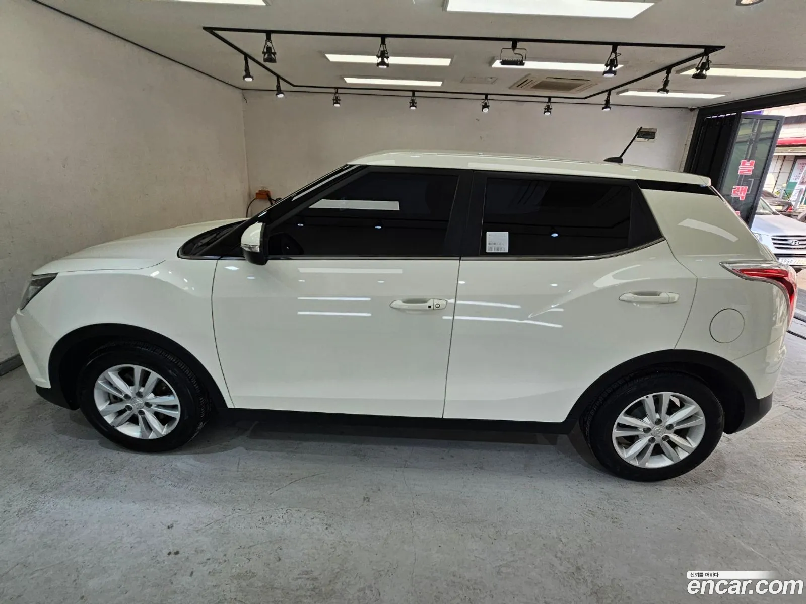 KG Mobility (SsangYong) Tivoli Armour 2017 — 3