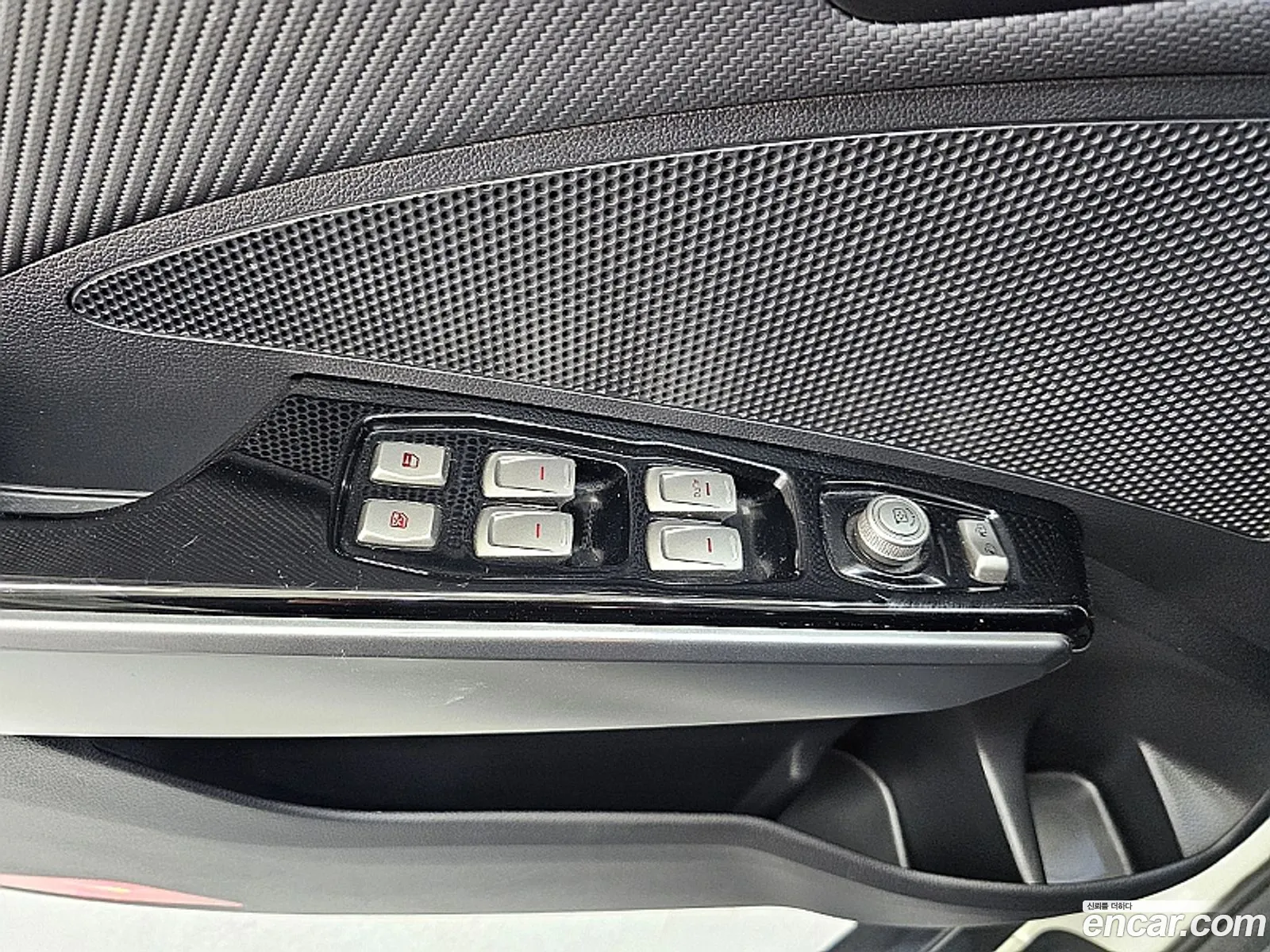 KG Mobility (SsangYong) Tivoli Armour 2017 — 10