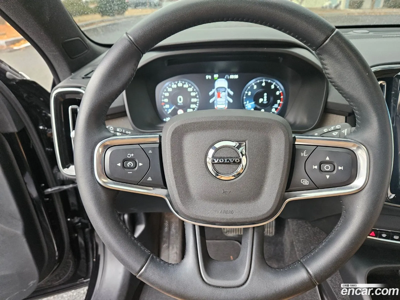Volvo XC40 2021 — 3