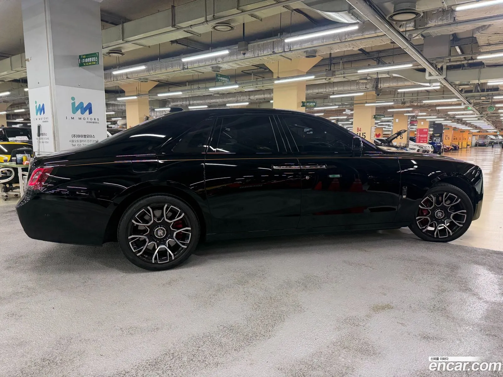Rolls-Royce Ghost 2021 — 17