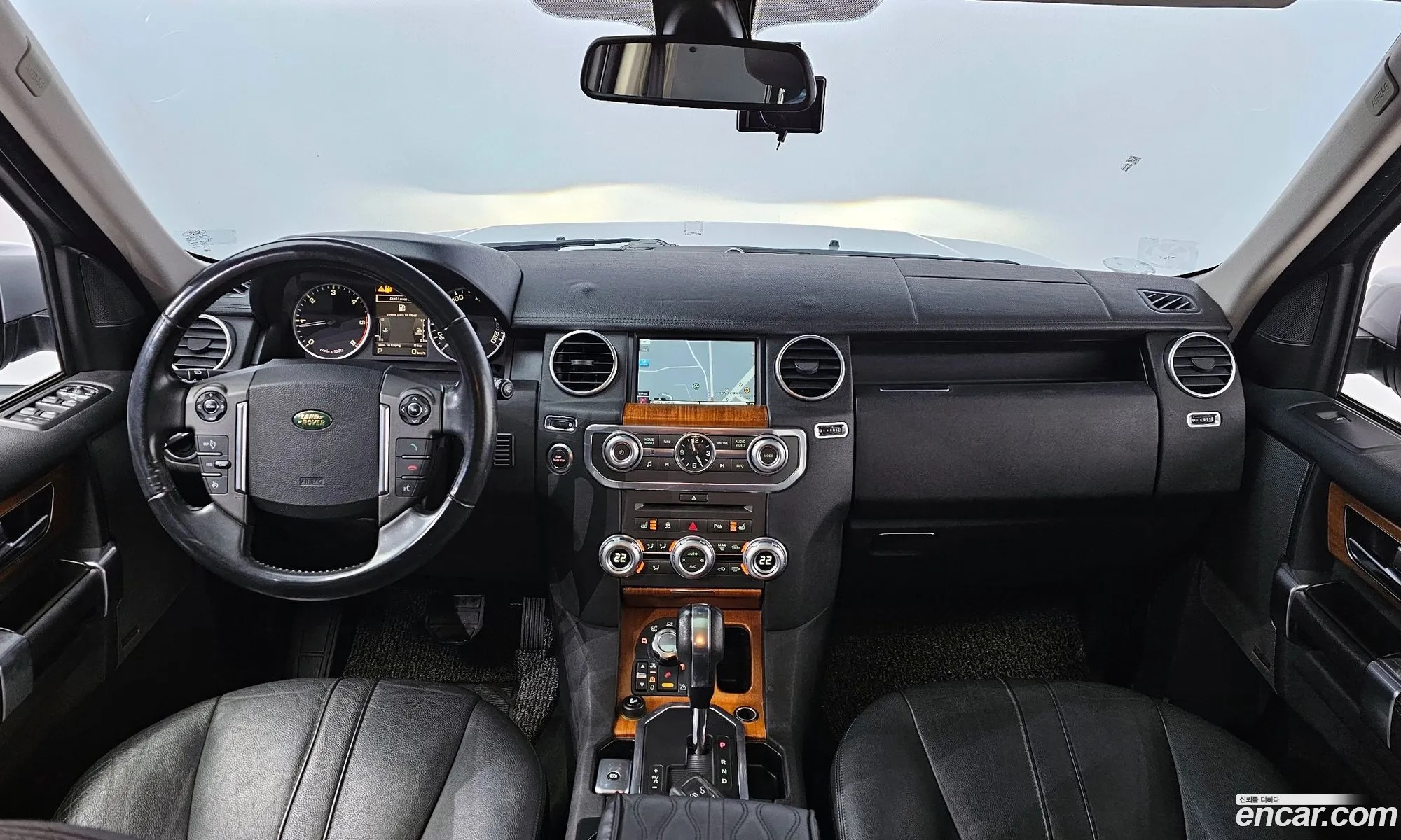 Land Rover Discovery 4 2010 SALLAAA1000000000 — 19