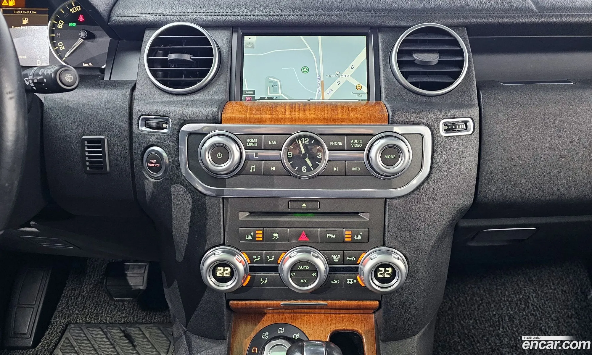 Land Rover Discovery 4 2010 SALLAAA1000000000 — 4