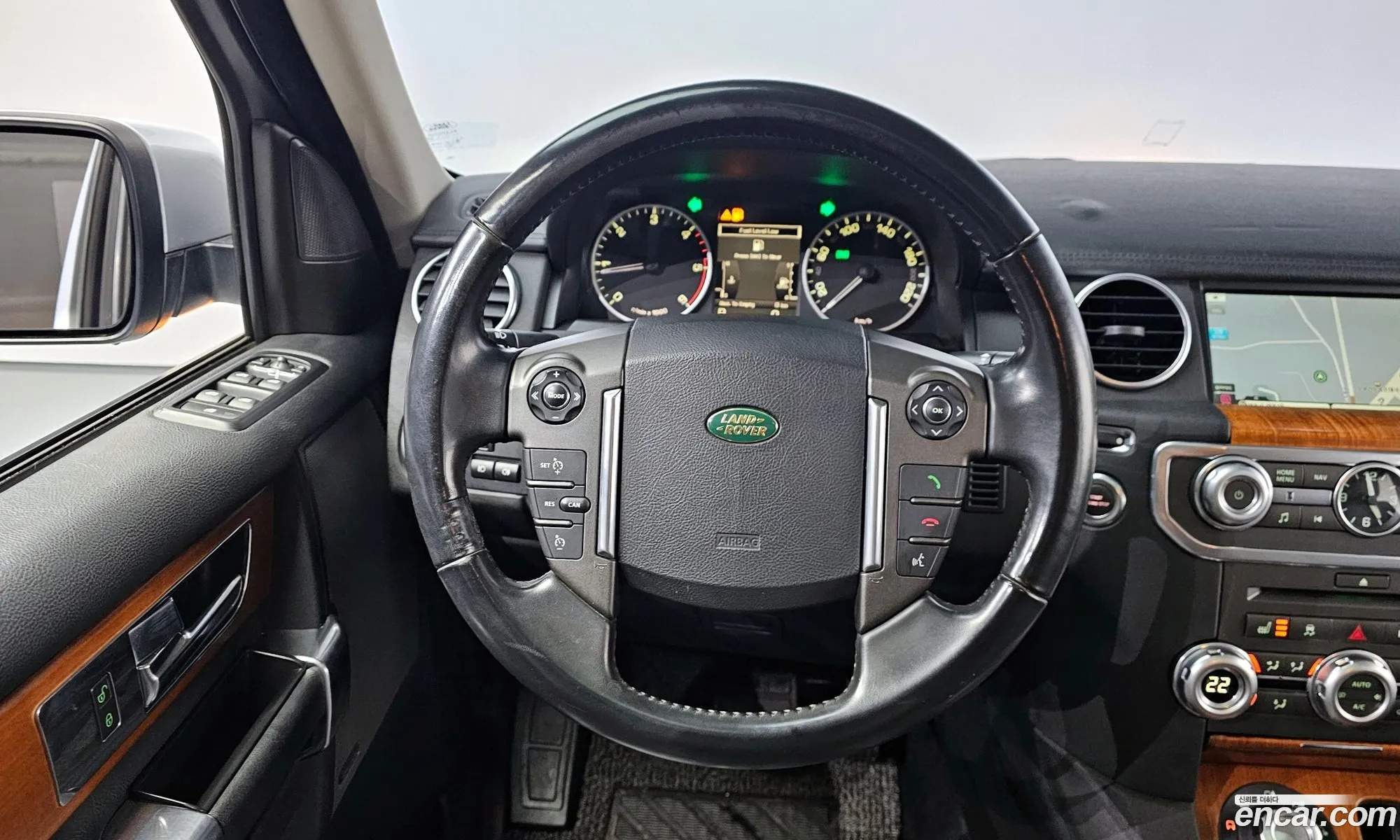 Land Rover Discovery 4 2010 SALLAAA1000000000 — 5